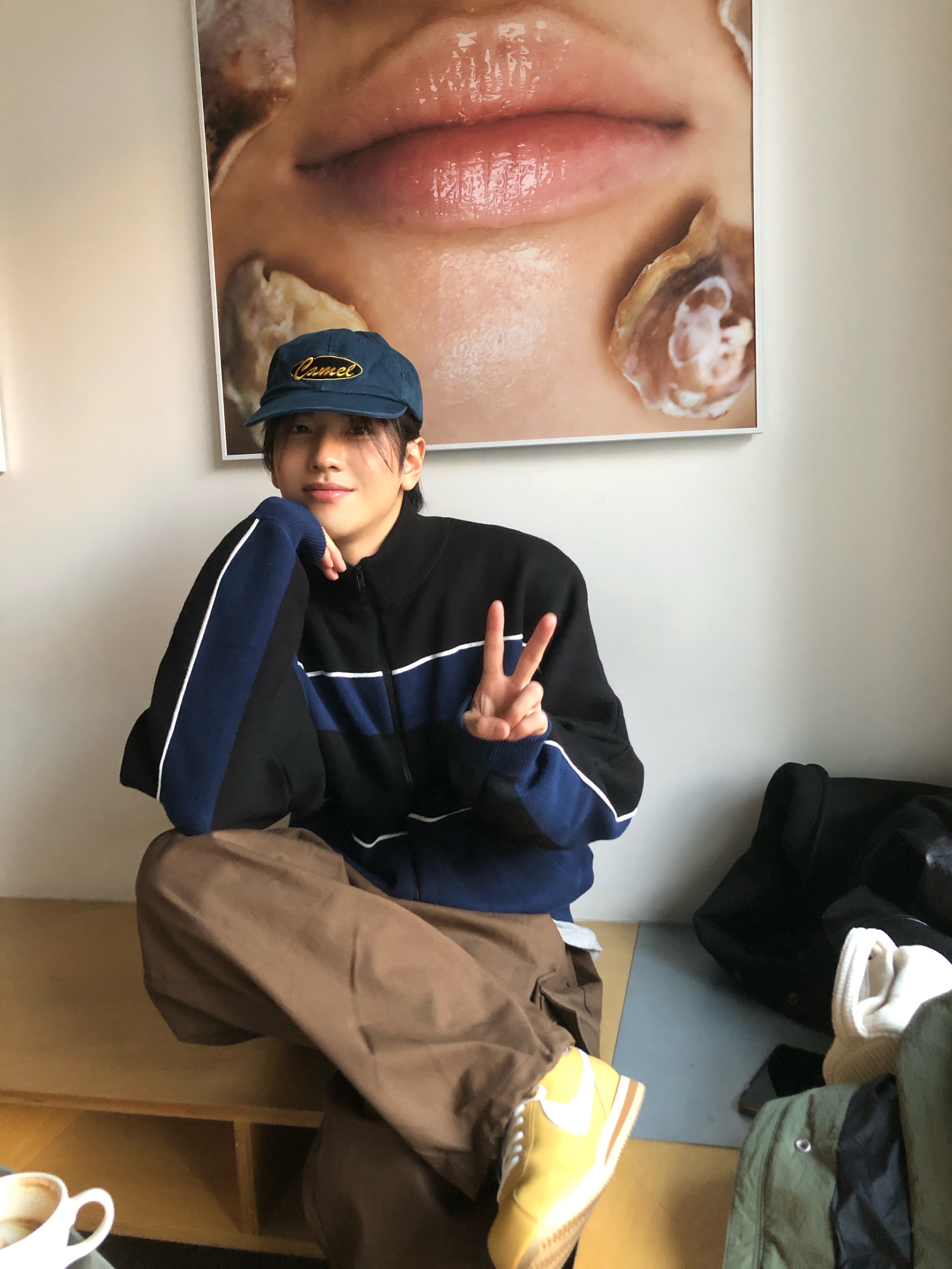 Nike Cortez 23 SE Wheat Gold 착용 스타일 - 1