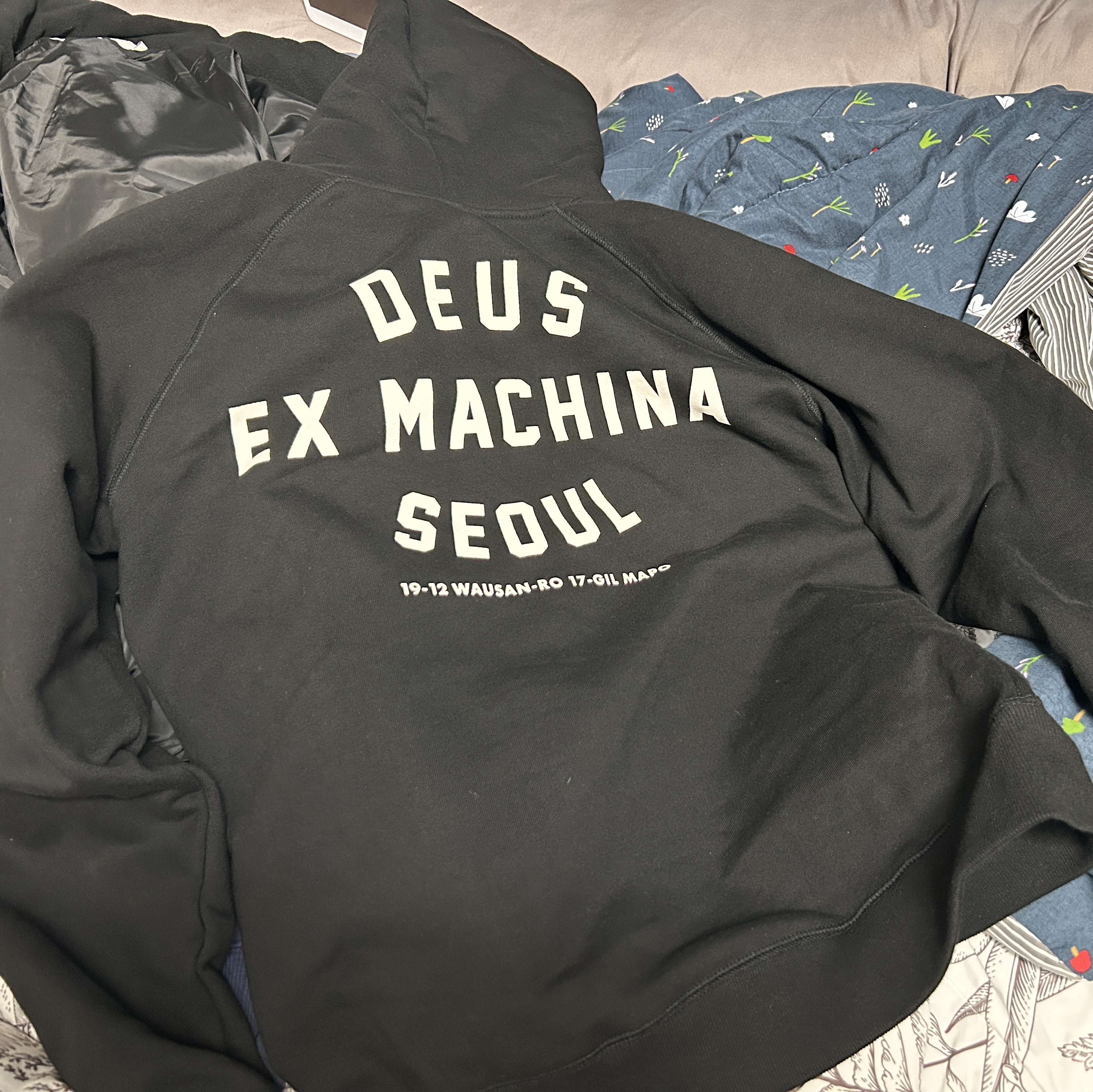 Deus Ex Machina Seoul Address Hoodie Black 착용 스타일 - 2