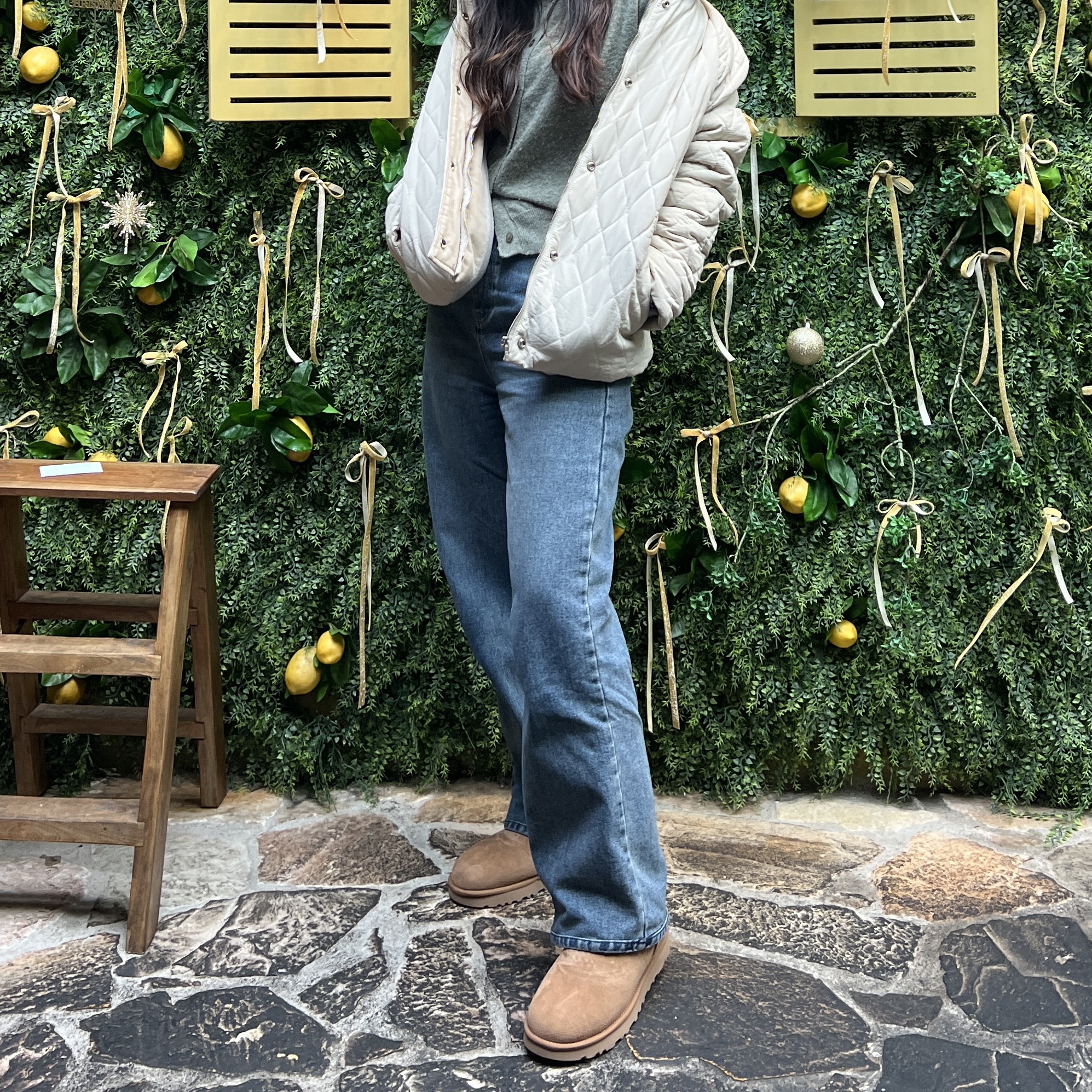 (W) UGG Classic Ultra Mini Boots Chestnut 착용 스타일