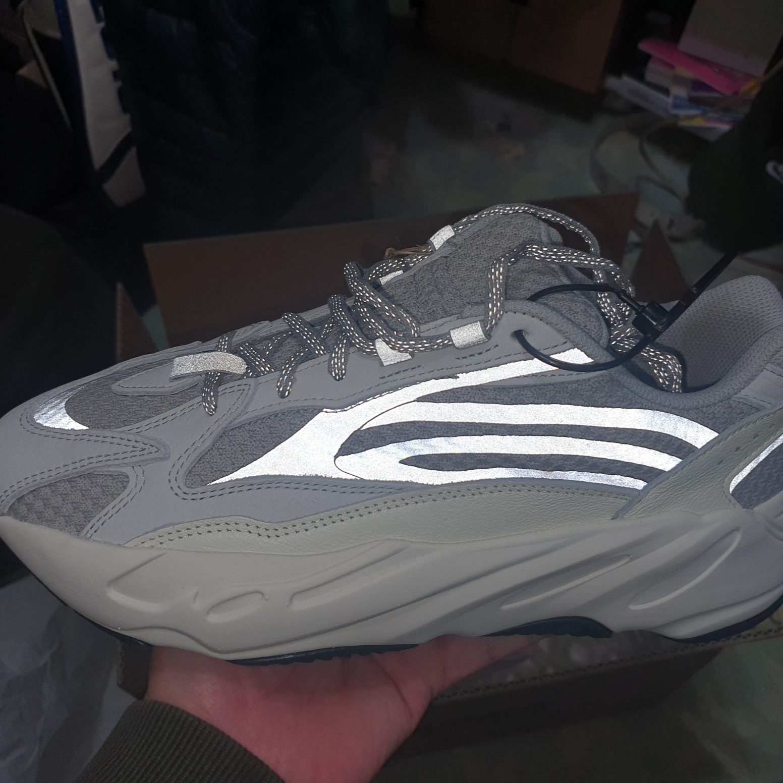 Adidas Yeezy Boost 700 V2 Static 2022 착용 스타일