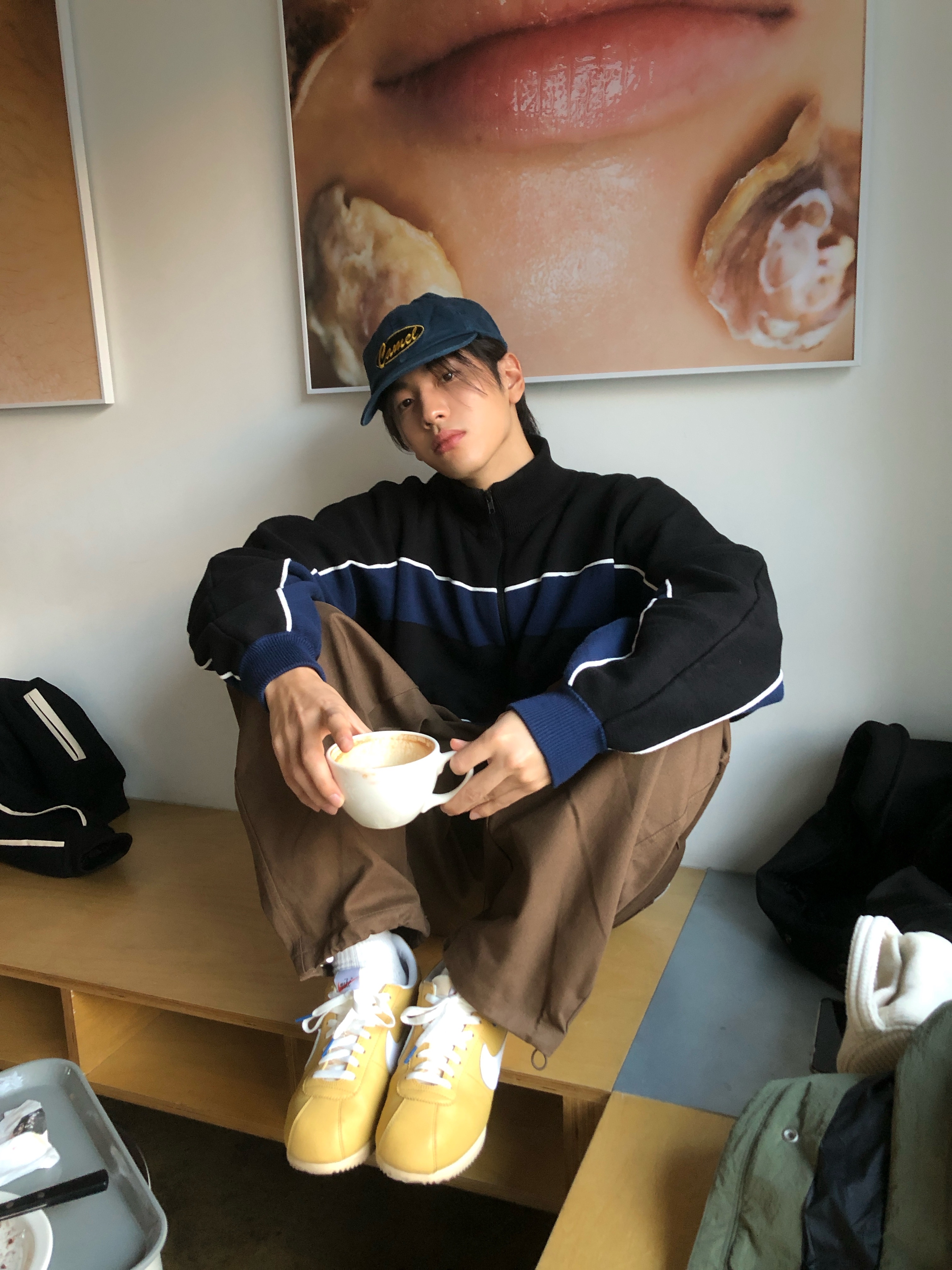 Nike Cortez 23 SE Wheat Gold 착용 스타일 - 3