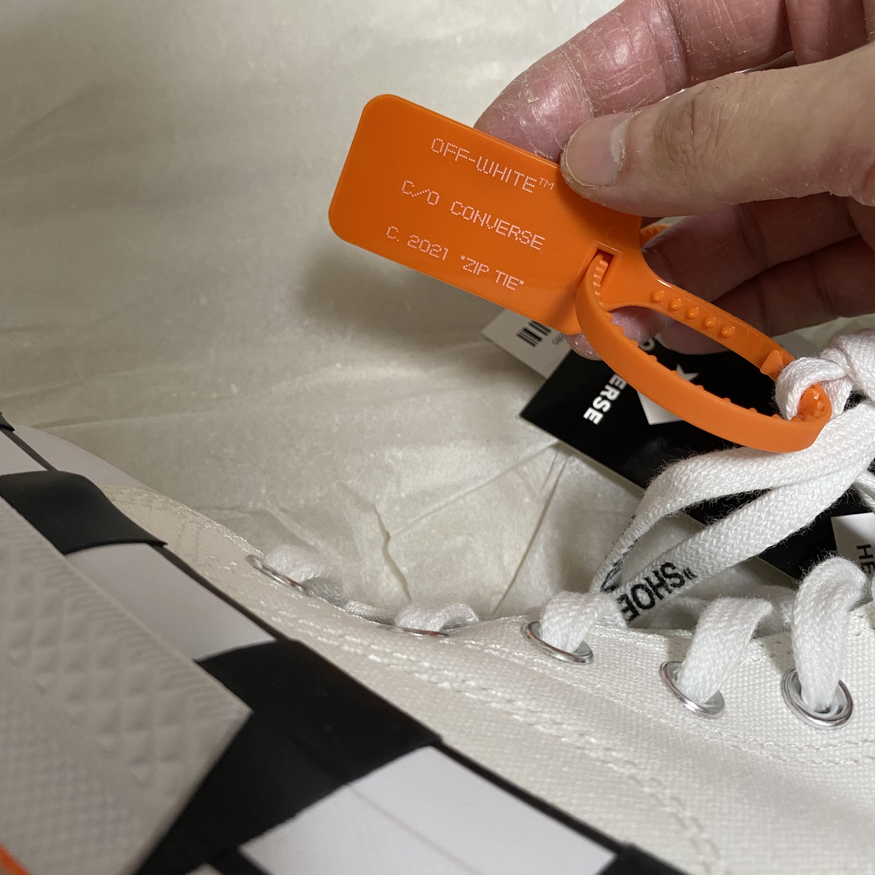 Converse x Off-White Chuck 70 High V2 2021, Converse x Off-White Chuck 70 High V2 2018 착용 스타일 - 3