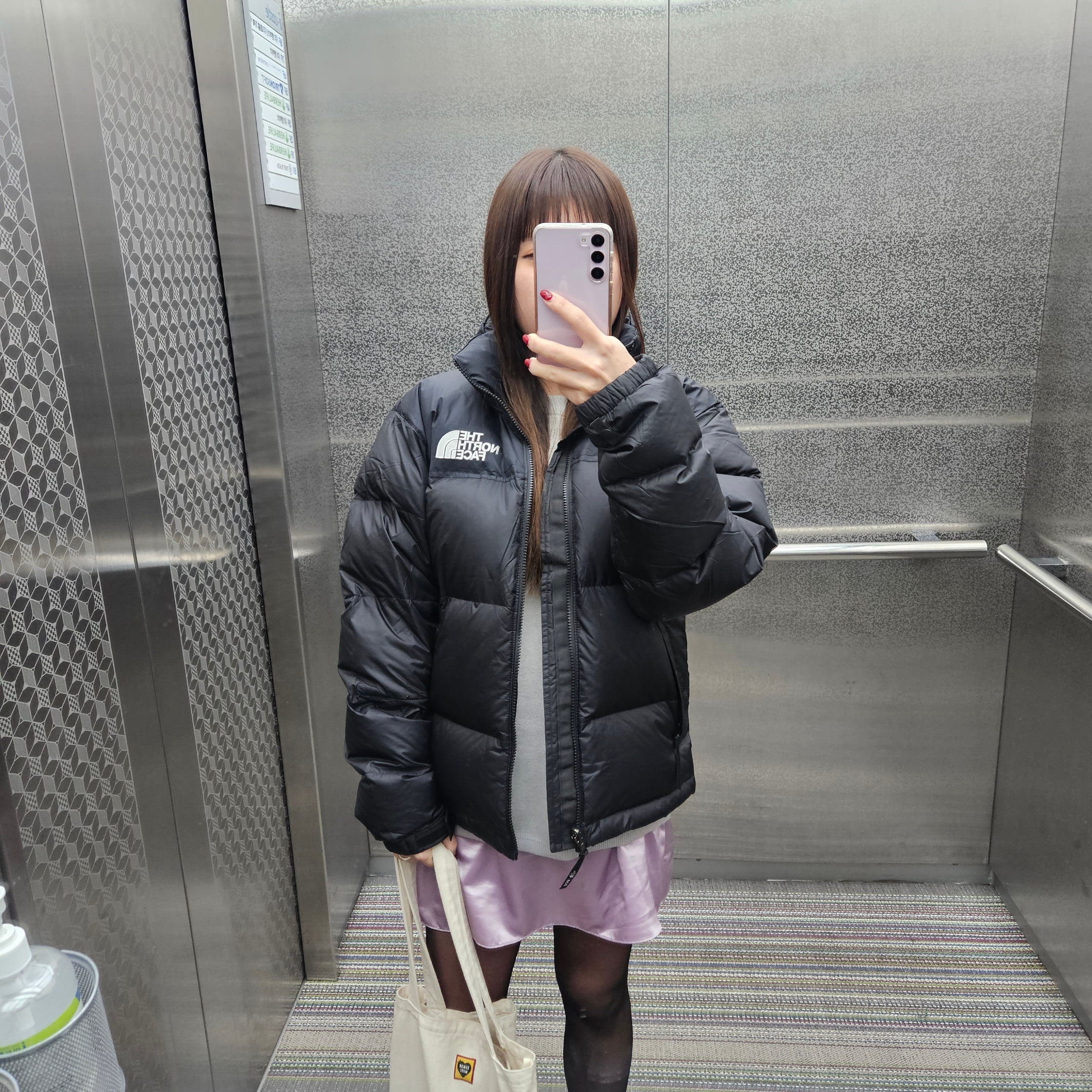 The North Face 1996 Retro Nuptse Jacket Black 착용 스타일 - 1