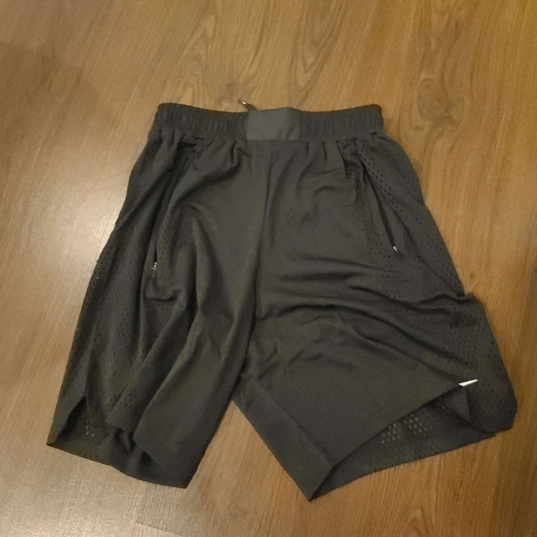 Nike x Drake Nocta Basketball Lightweight Shorts Black (DV3651-010) 착용 스타일