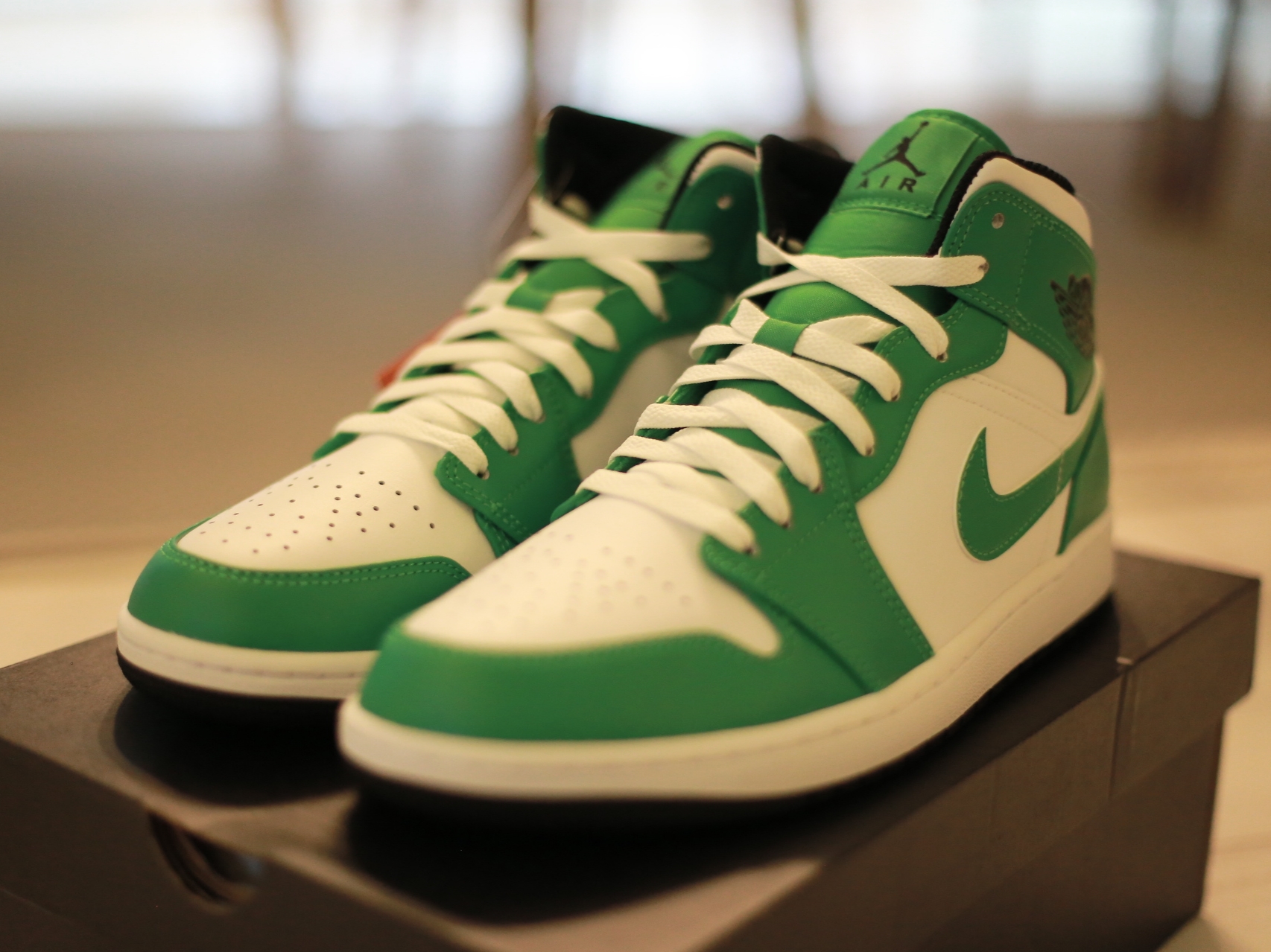 Jordan 1 Mid Lucky Green 착용 스타일 - 2