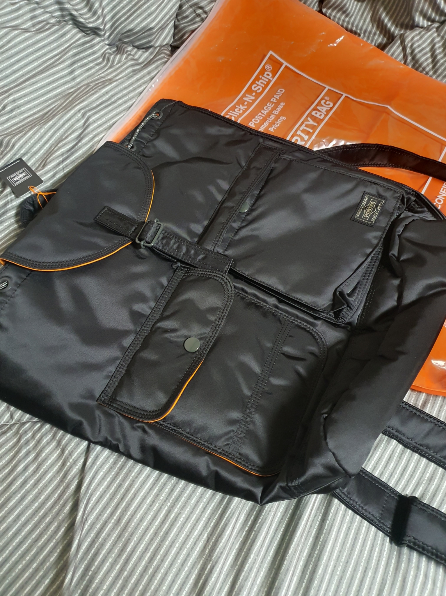 Porter Tanker Backpack Black 착용 스타일 - 1