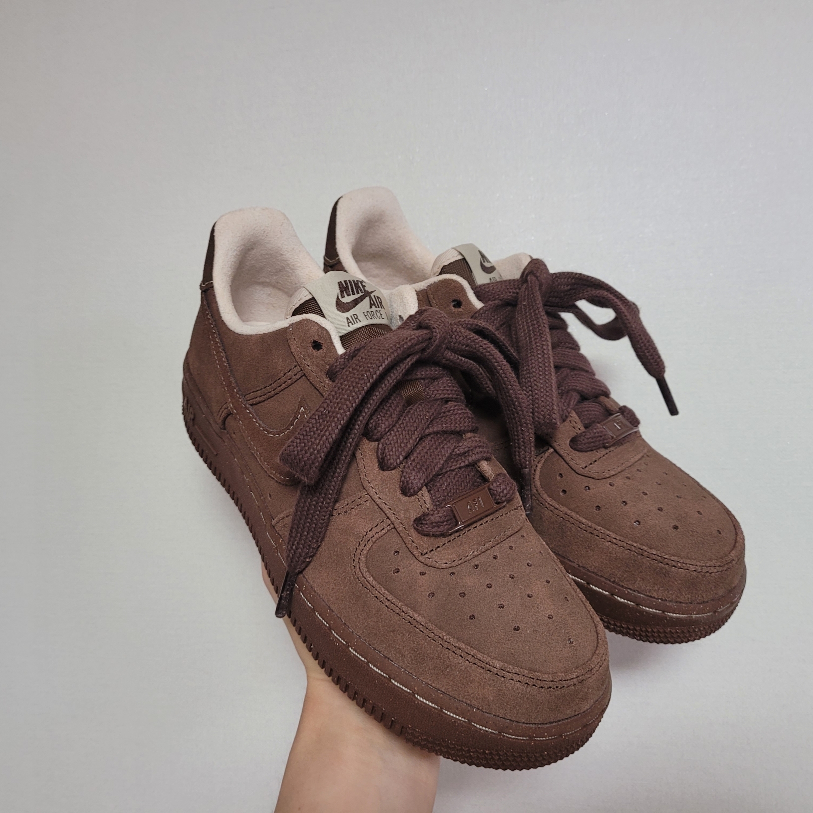 (W) Nike Air Force 1 '07 Cacao Wow 착용 스타일 - 2