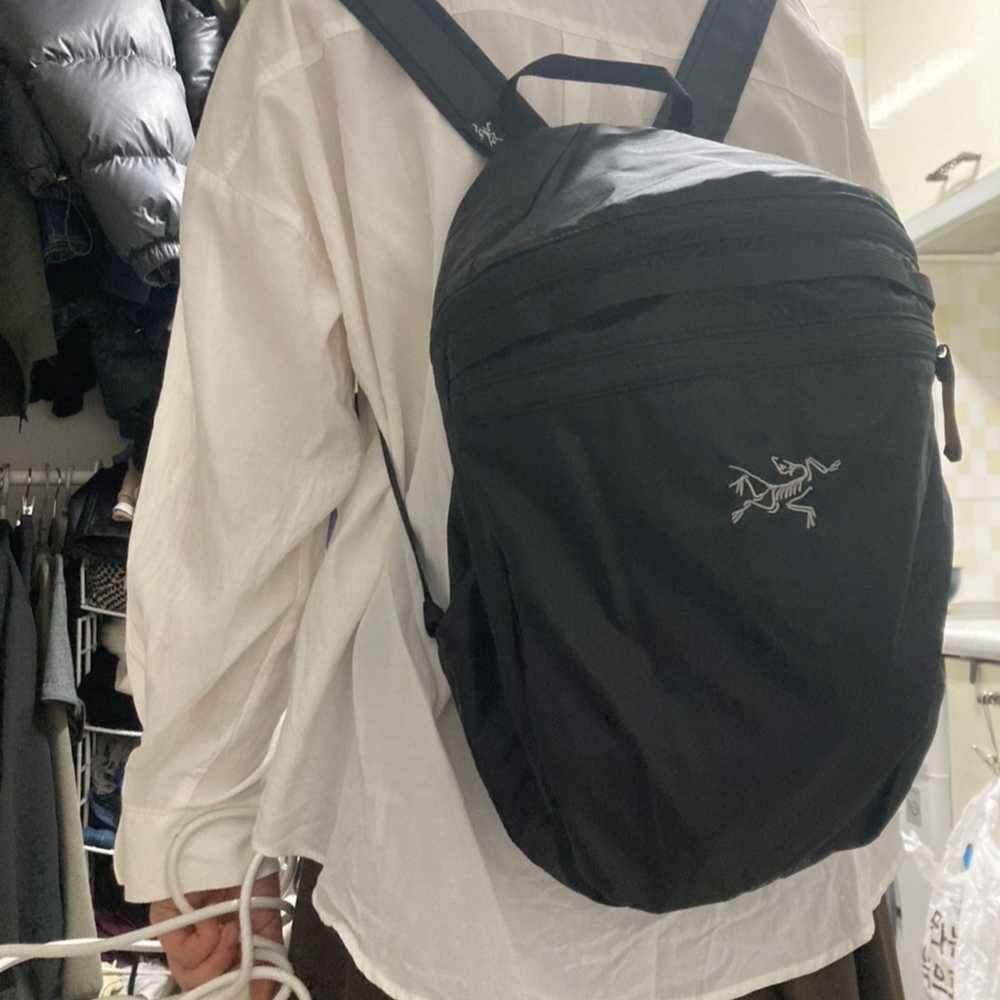 Arc'teryx Heliad 15 Backpack Black 착용 스타일
