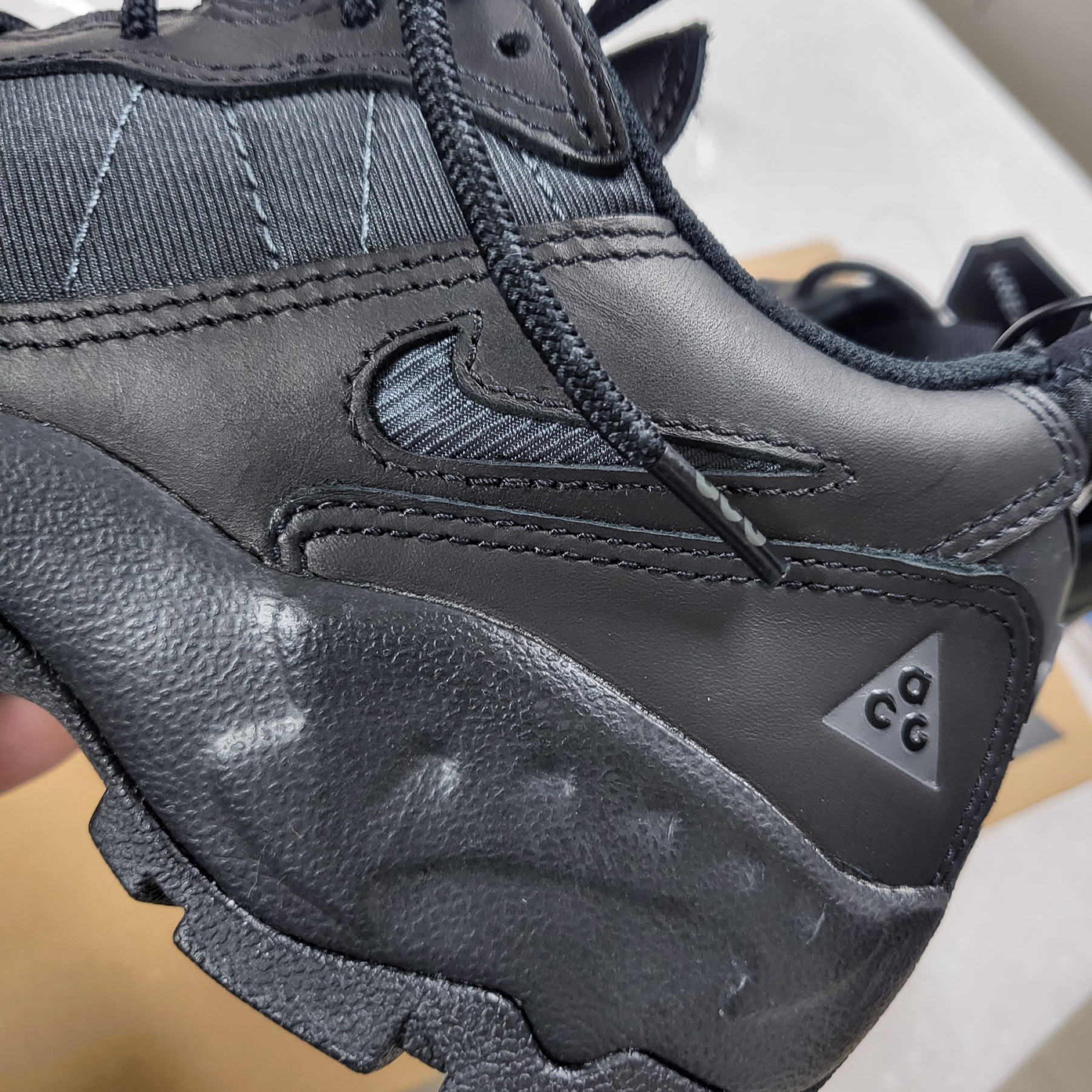 Nike ACG Air Mada Black 착용 스타일 - 1