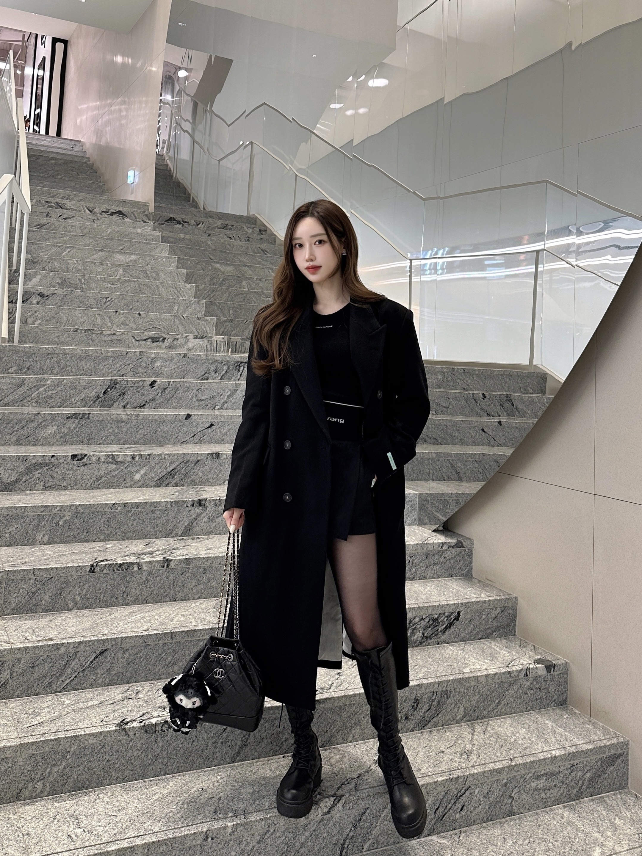 Chanel Small Gabrielle Backpack Aged Calfskin & Gold Silver Black, Sanrio Kuromi Moonlit Night Melokuro Series Mascot Holder 착용 스타일 - 1