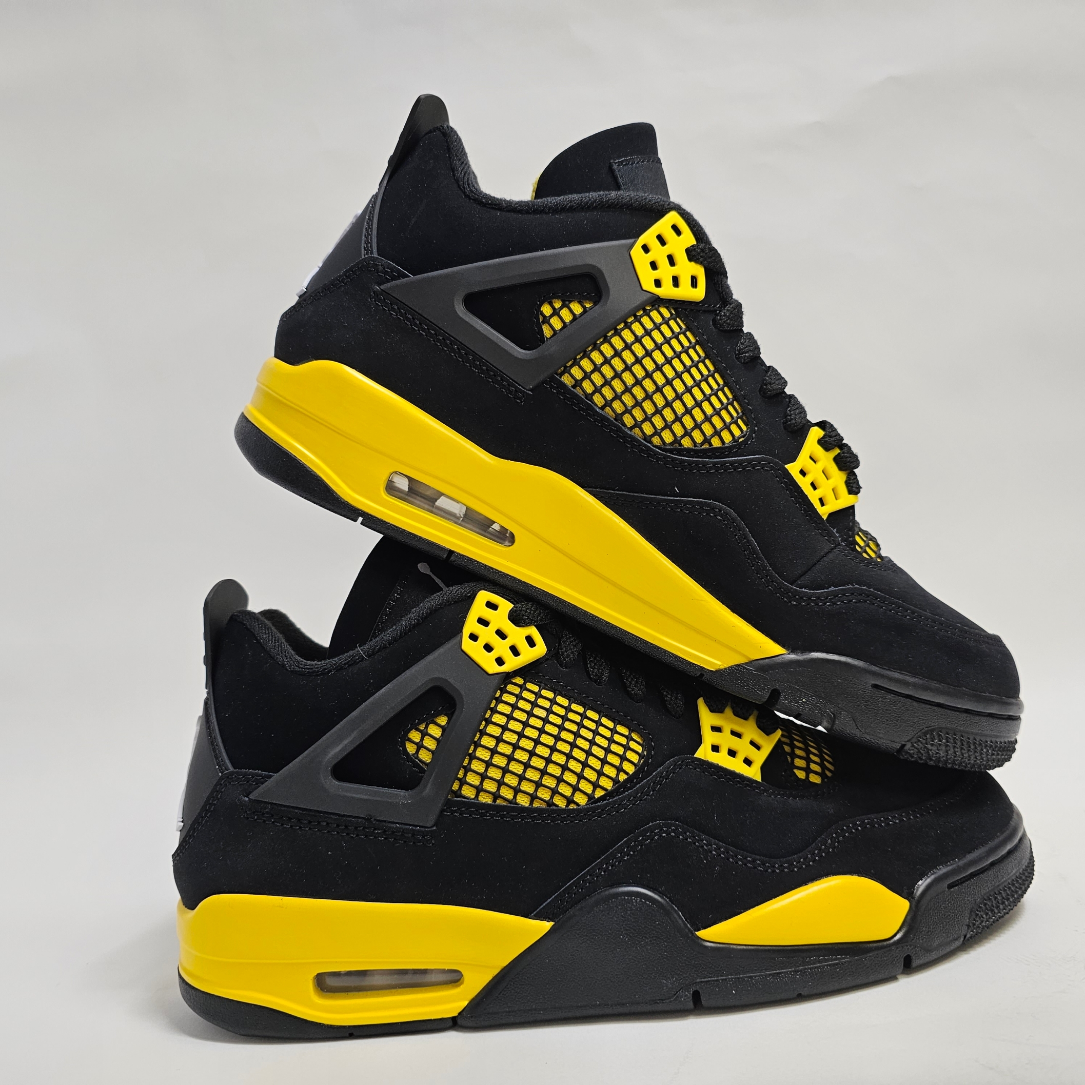 Jordan 4 Retro Thunder 2023 착용 스타일 - 5