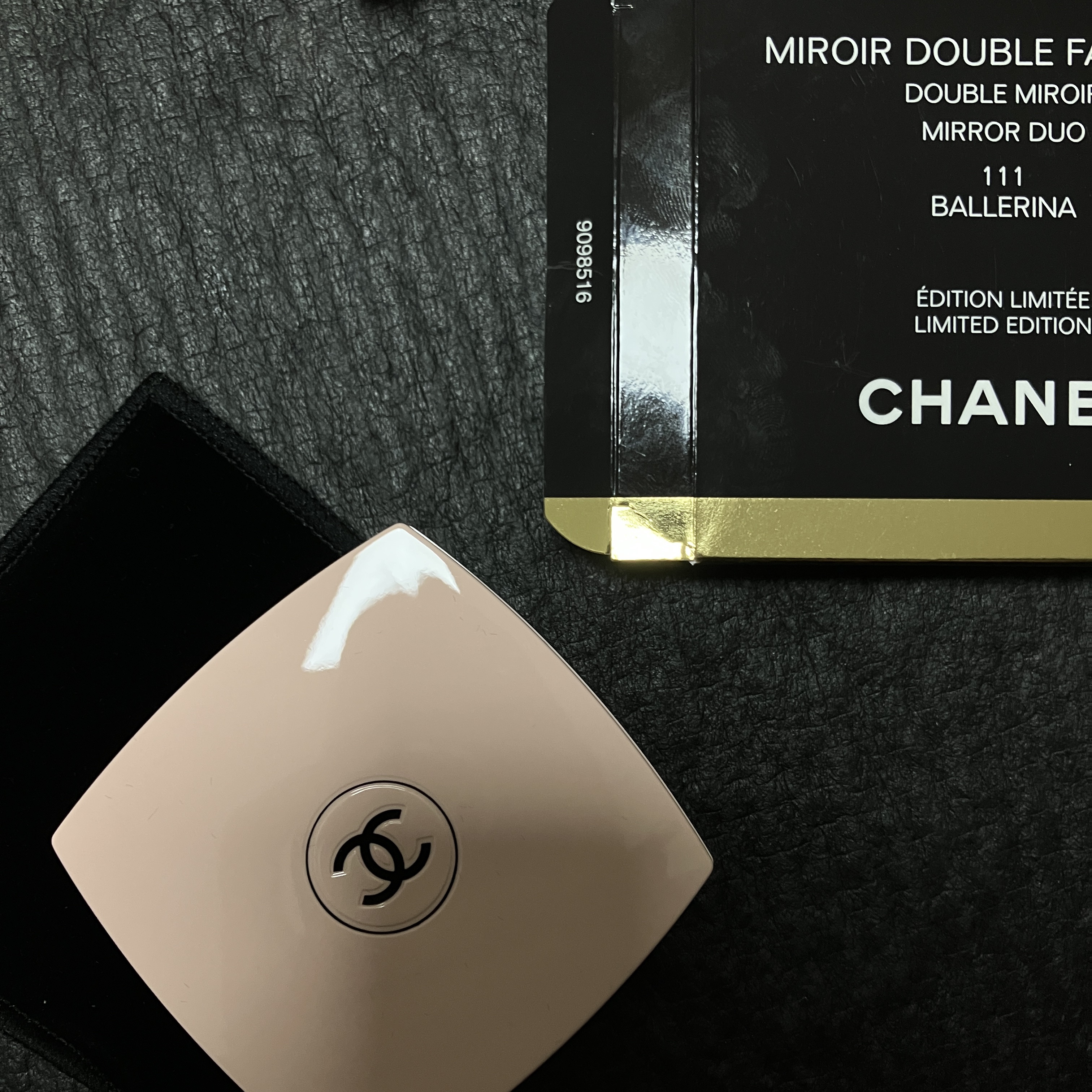 Chanel Codes Couleur Limited Edition Miroir Double Facettes 111 Ballerina 착용 스타일