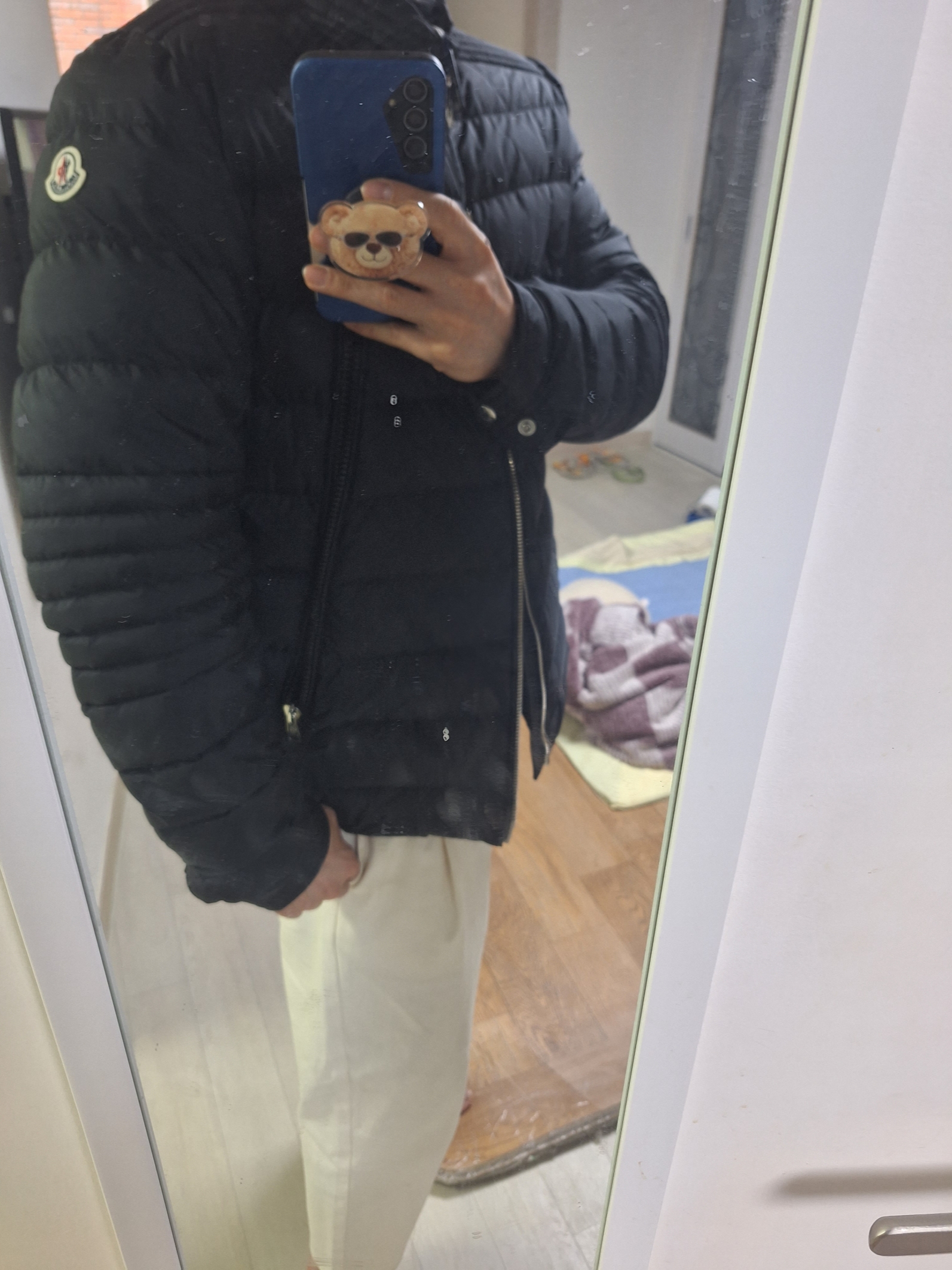 Moncler Amiot Short Down Jacket Black - 23FW 착용 스타일