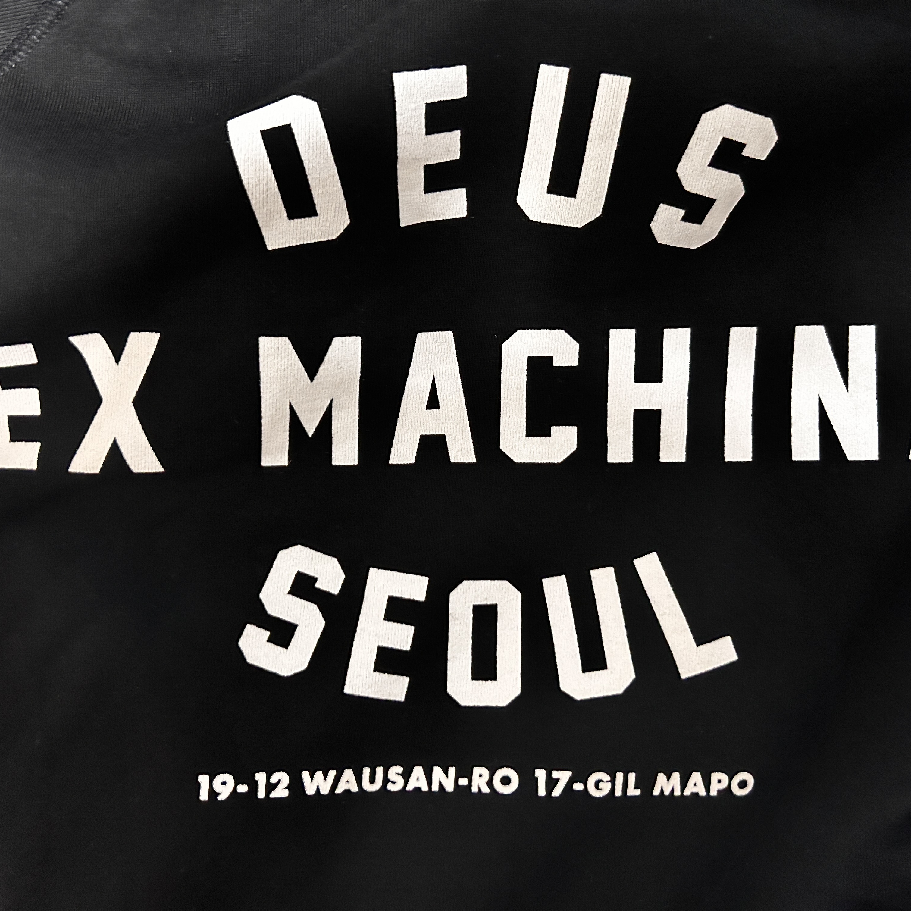 Deus Ex Machina Seoul Address Hoodie Black 착용 스타일 - 1