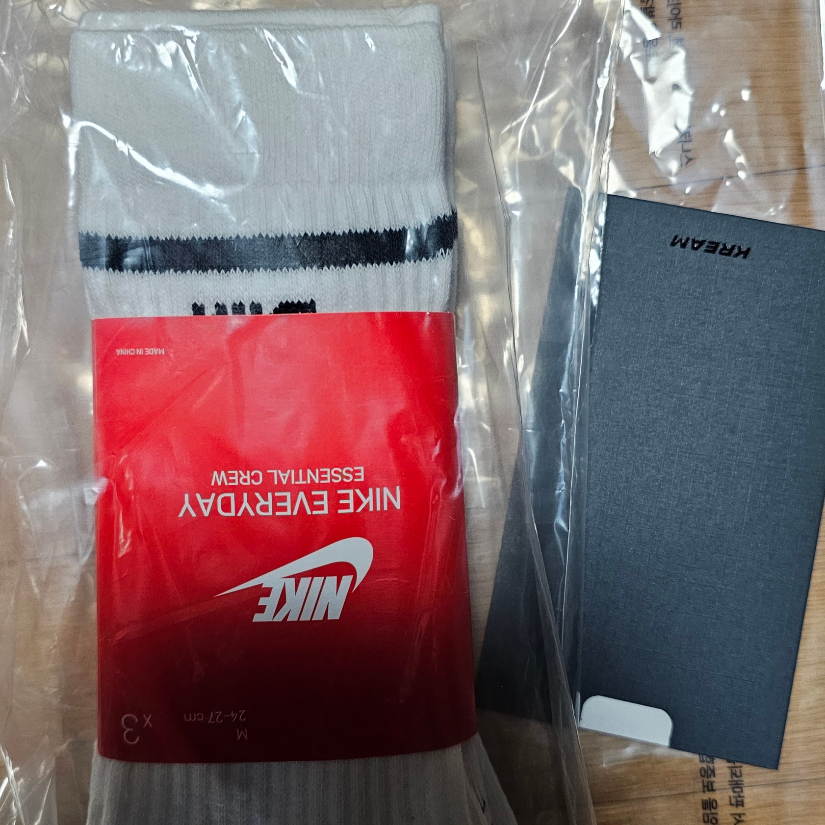 Nike Essential Crew Socks Stripe Black (3 Pack/Korean Ver.) 착용 스타일