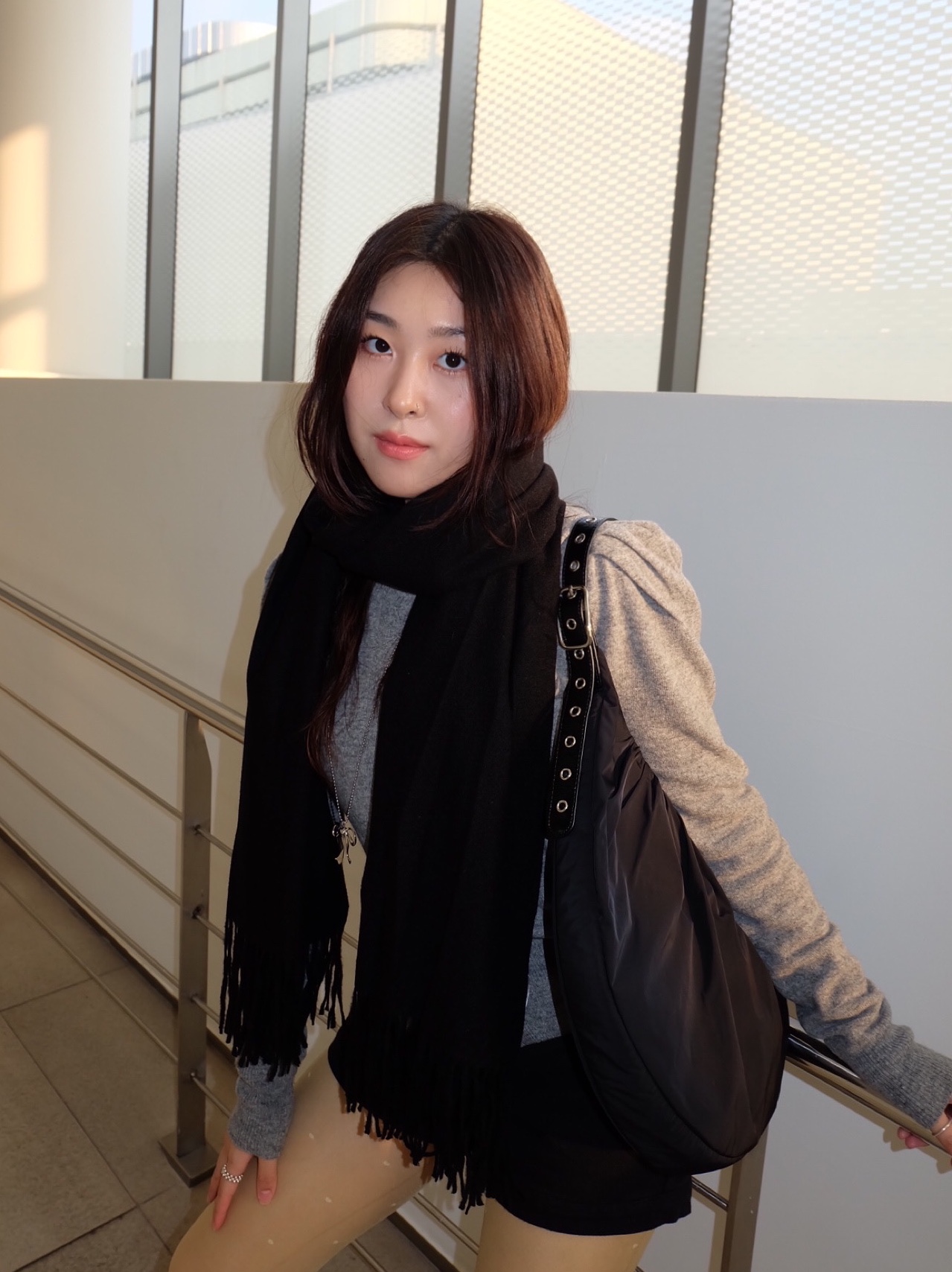 (W) Dr. Martens 1490 Virginia Black 착용 스타일 - 3