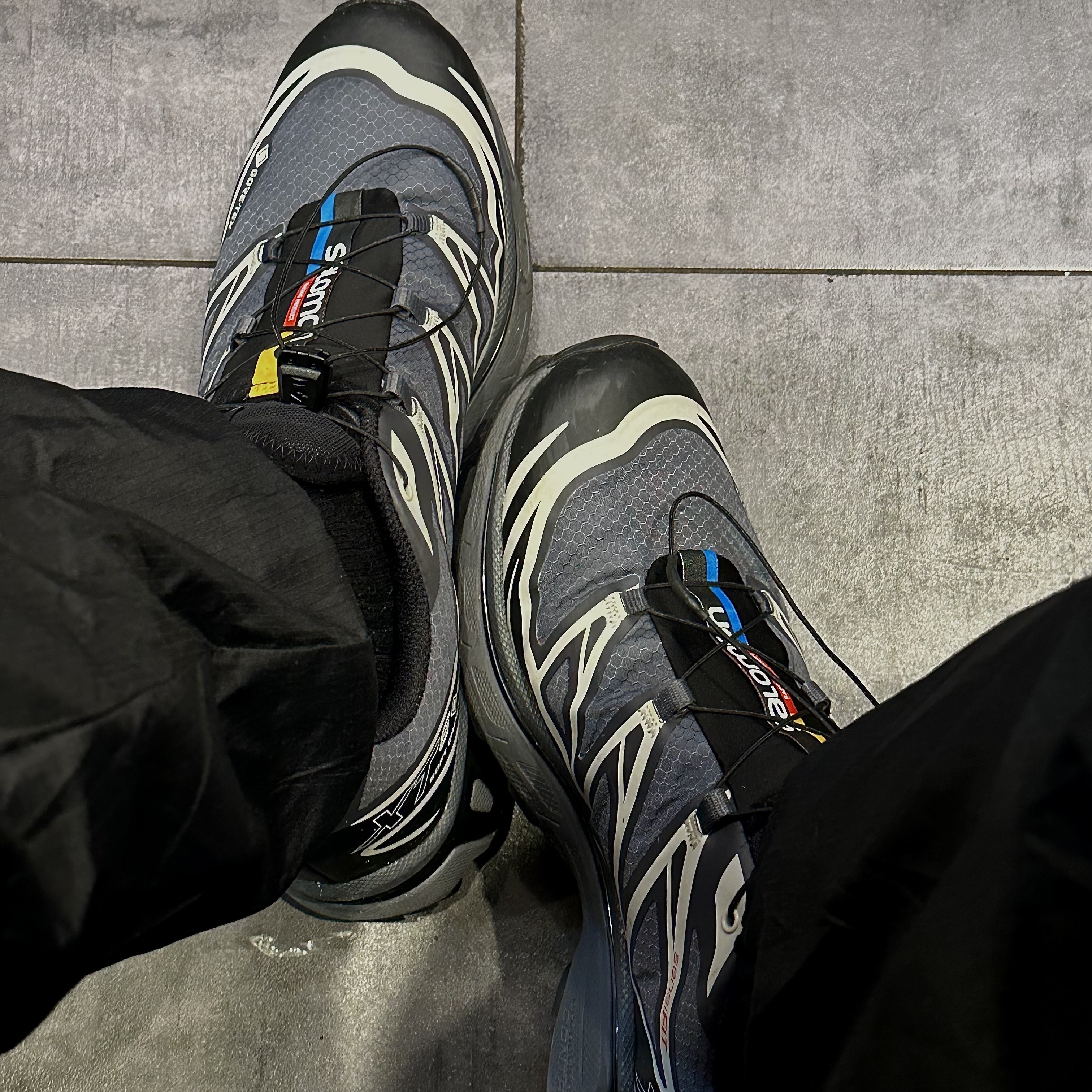 Salomon XT-6 Gore-Tex Black Ebony 착용 스타일