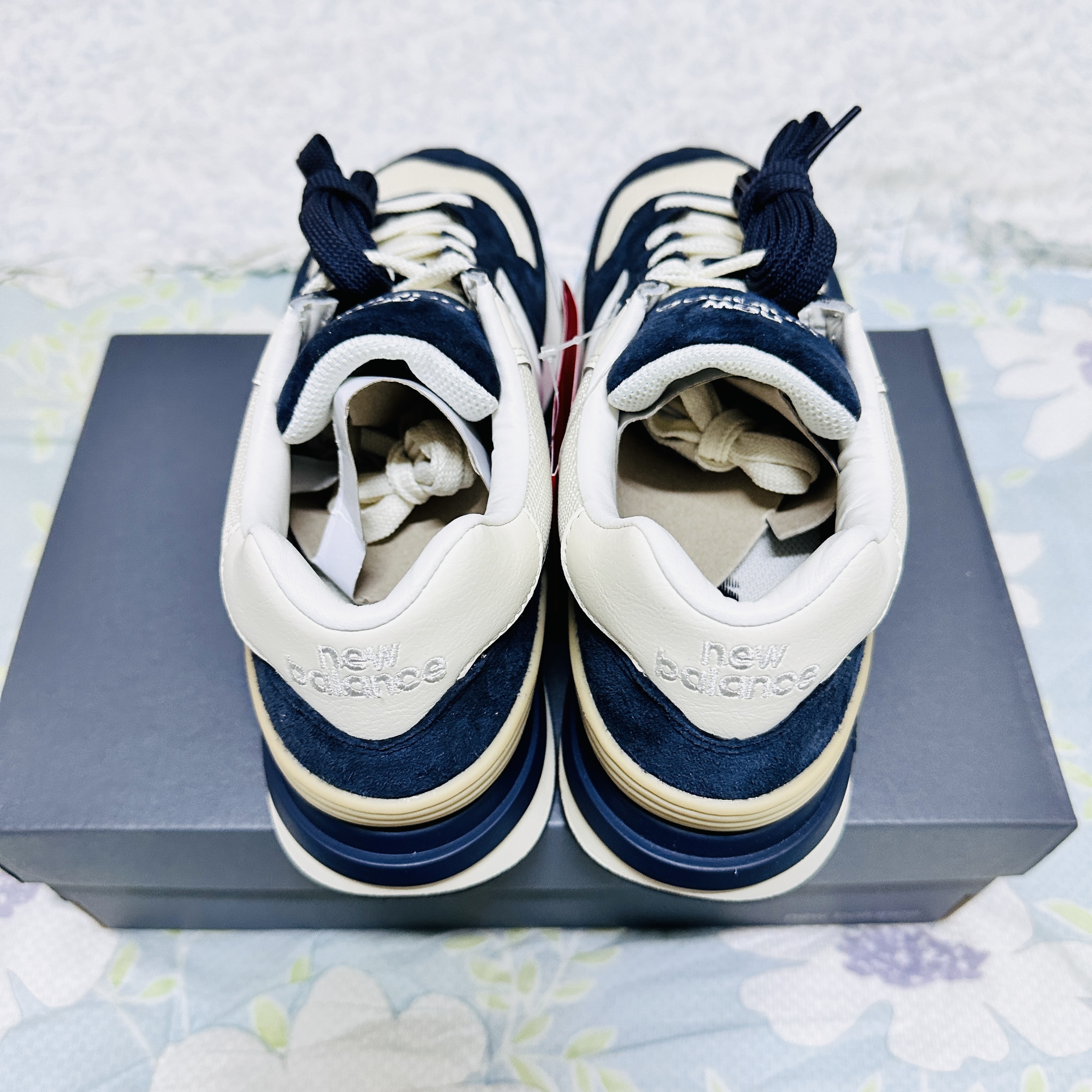 New Balance 574 Legacy Navy Blue 착용 스타일 - 3