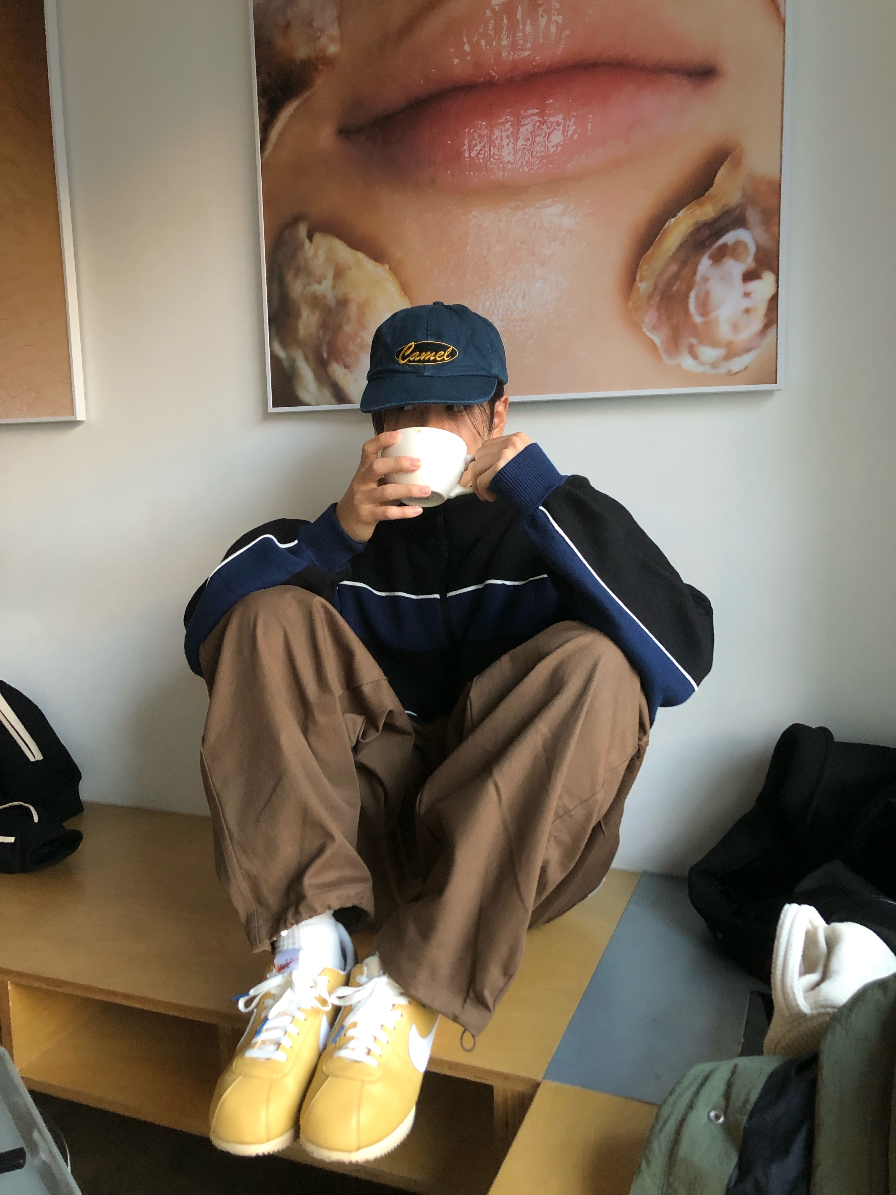 Nike Cortez 23 SE Wheat Gold 착용 스타일 - 2