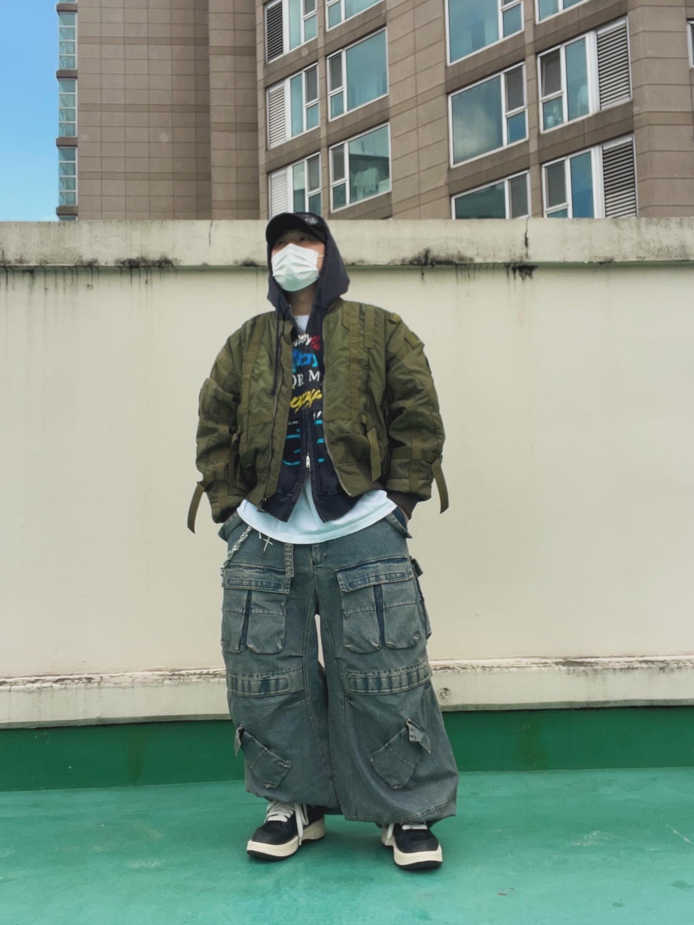 [KREAM 단독] Ourpas 030 Wide Cargo Denim Blue, Civision by CSC Death Core Cap Black 착용 스타일 - 1