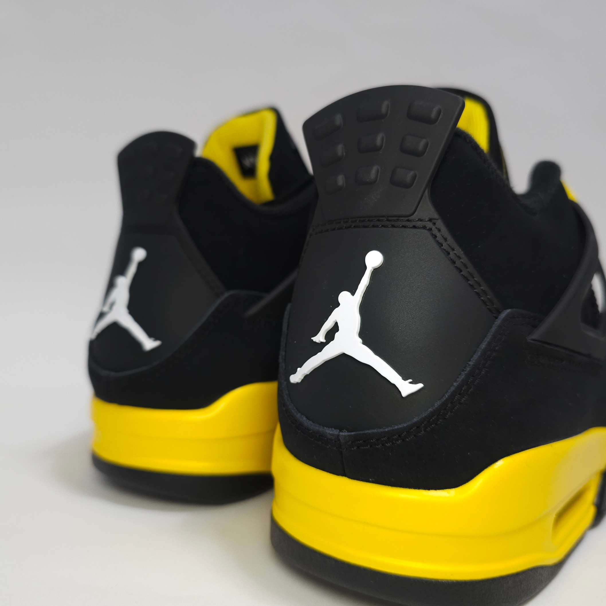 Jordan 4 Retro Thunder 2023 착용 스타일 - 4