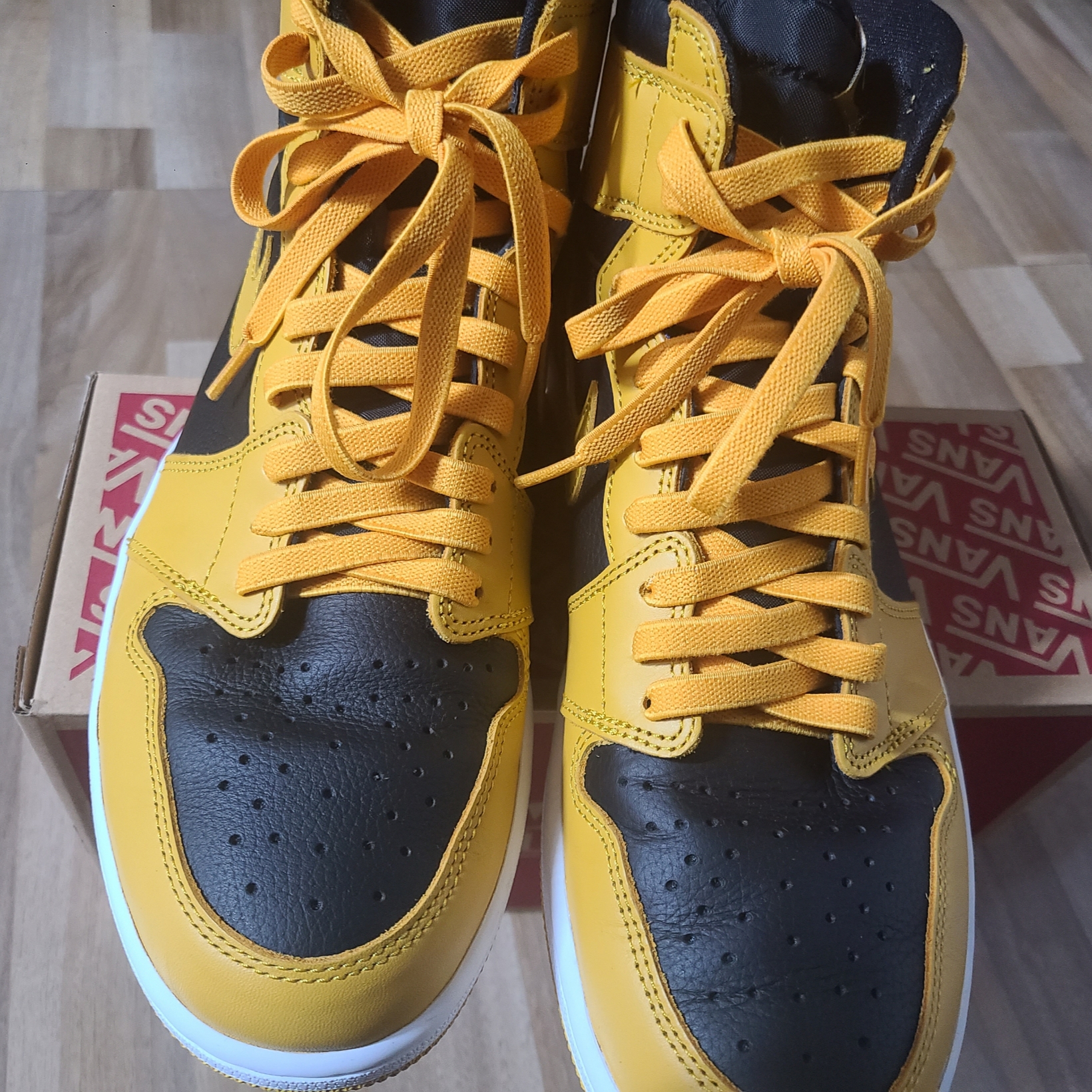 Jordan 1 Retro High OG Pollen 착용 스타일