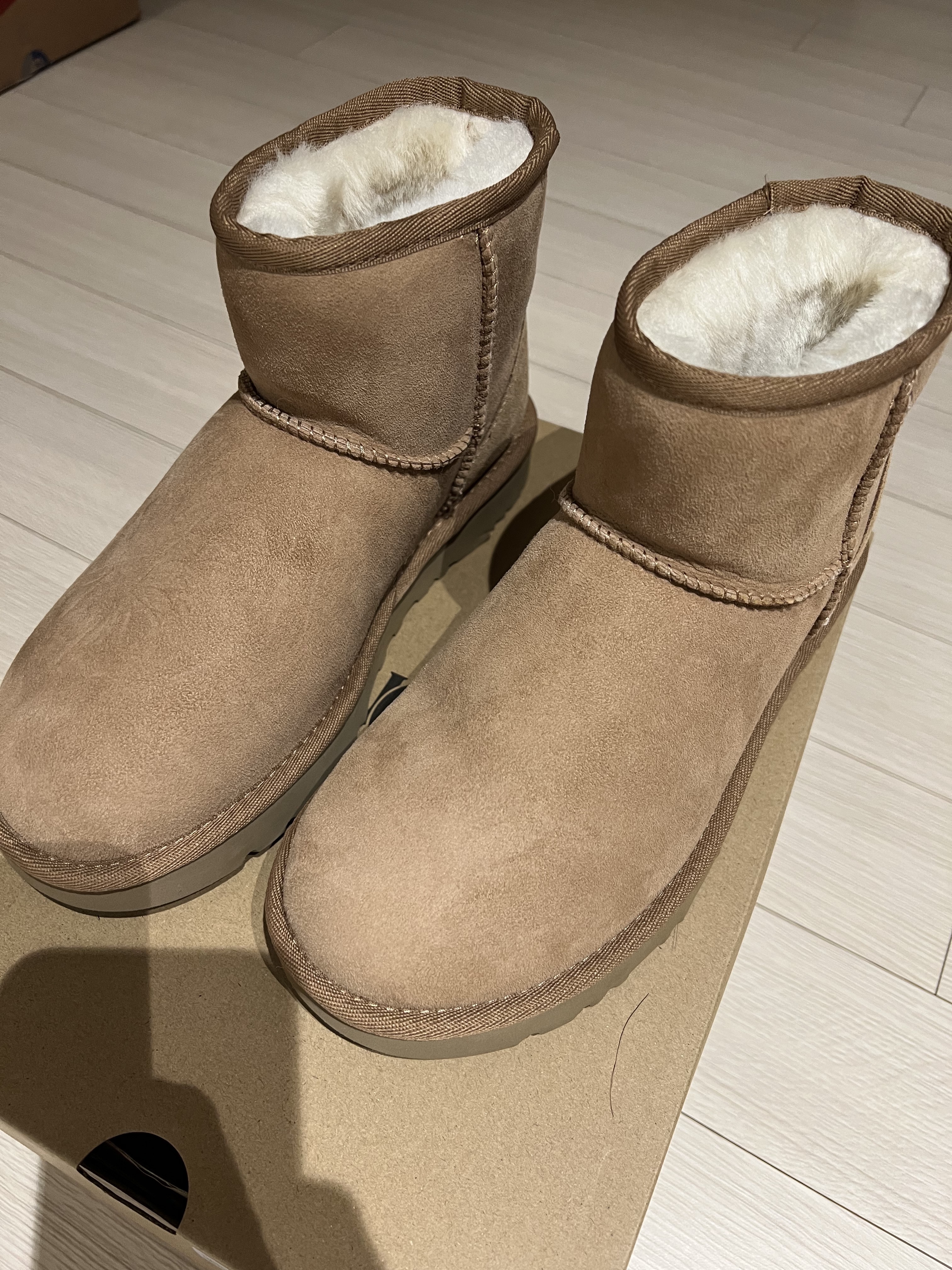 (W) UGG Classic Mini II Boots Chestnut 착용 스타일 - 1