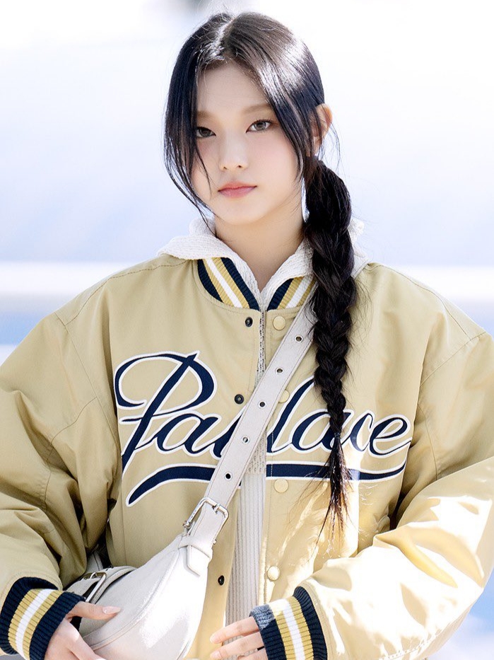 Palace Satin The Arena Jacket Gold - 23FW 착용 스타일 - 2