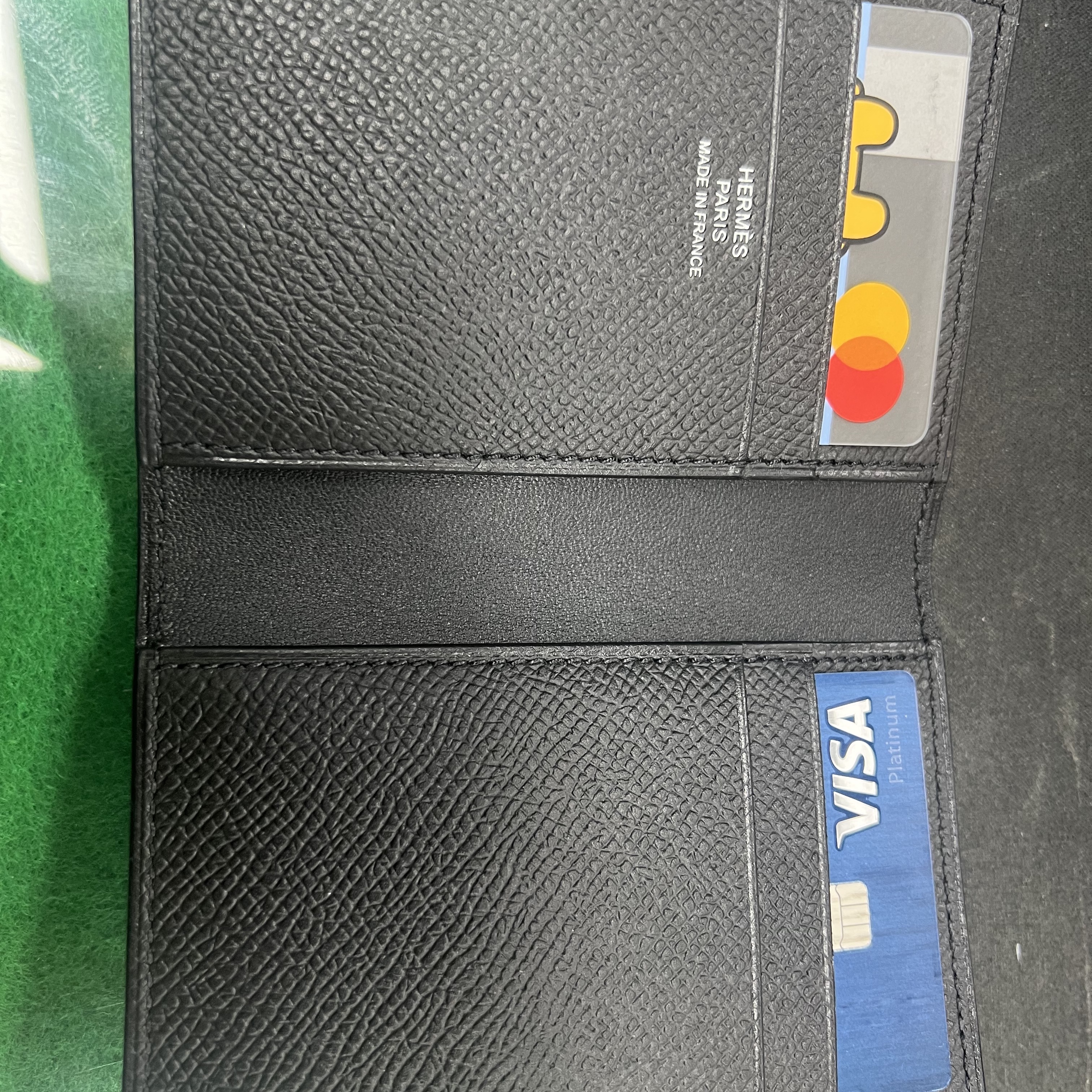 Hermes MC² Euclide Card Holder Epsom & Noir 착용 스타일
