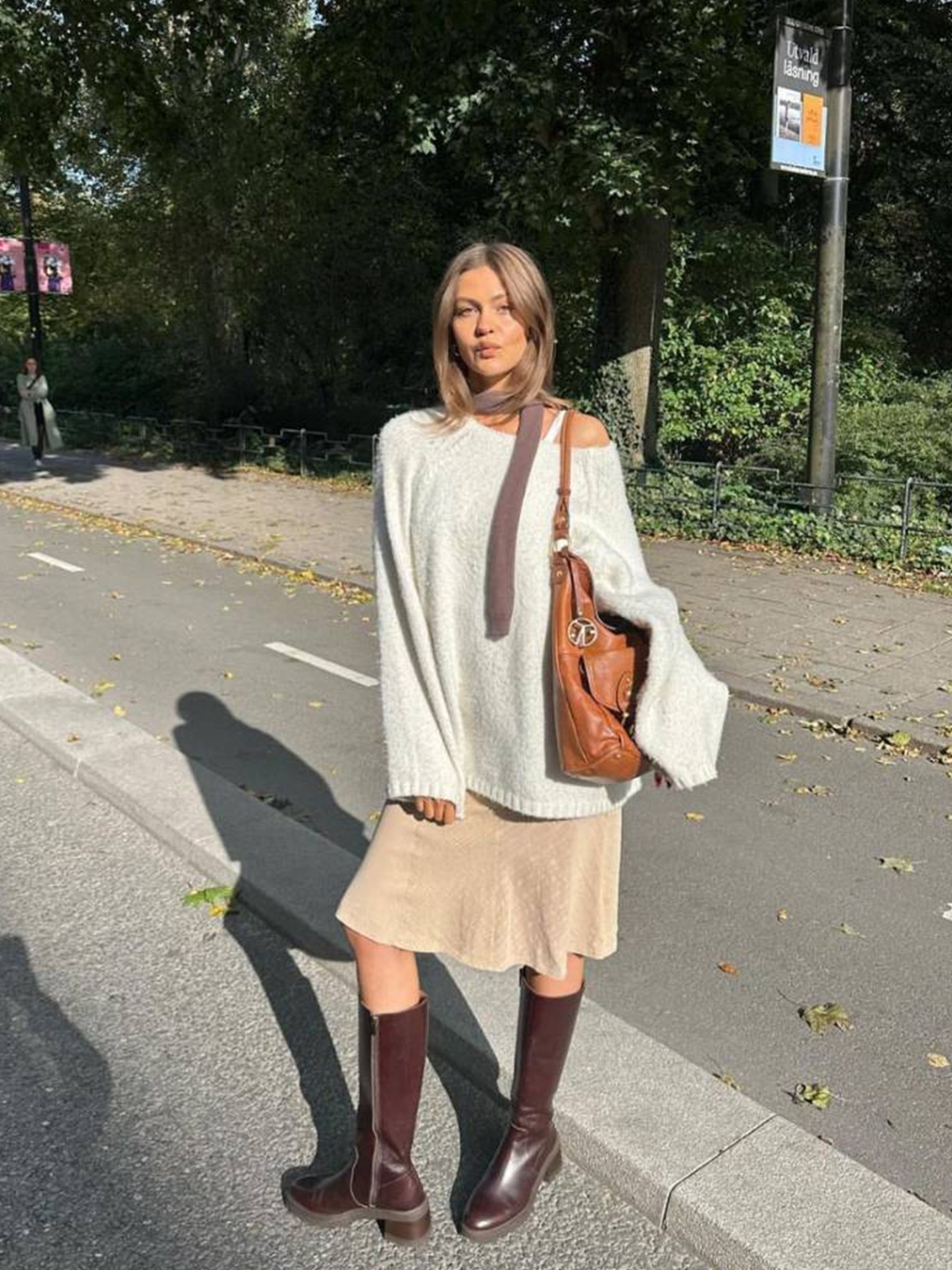 (W) Isabel Marant Thomas Mohair Cable Sweater Beige - 22FW, Celine Ava Bag in Triomphe Canvas and Calfskin Tan 착용 스타일 - 6