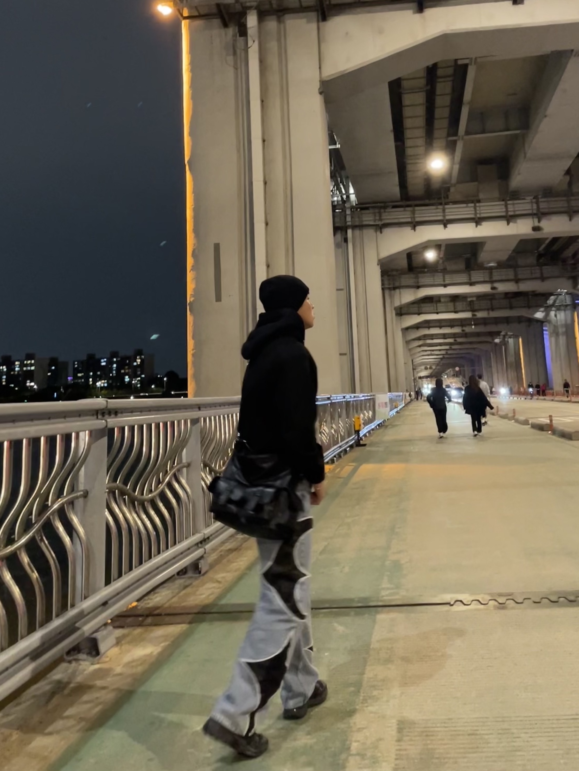 Thug Club Armor Hoodie Black, Salomon XT-Wings 2 ADV Black 착용 스타일 - 1