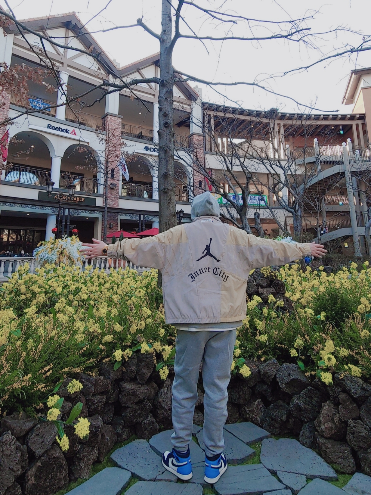 Jordan x Russell Westbrook Honor the Gift Jacket - US/EU, Nike M NRG Sweatpants Dark Grey Heather 착용 스타일 - 1