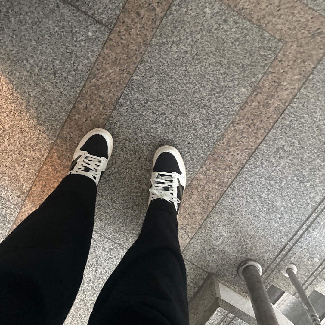 (W) Jordan 1 x Travis Scott Retro Low OG SP Medium Olive 착용 스타일