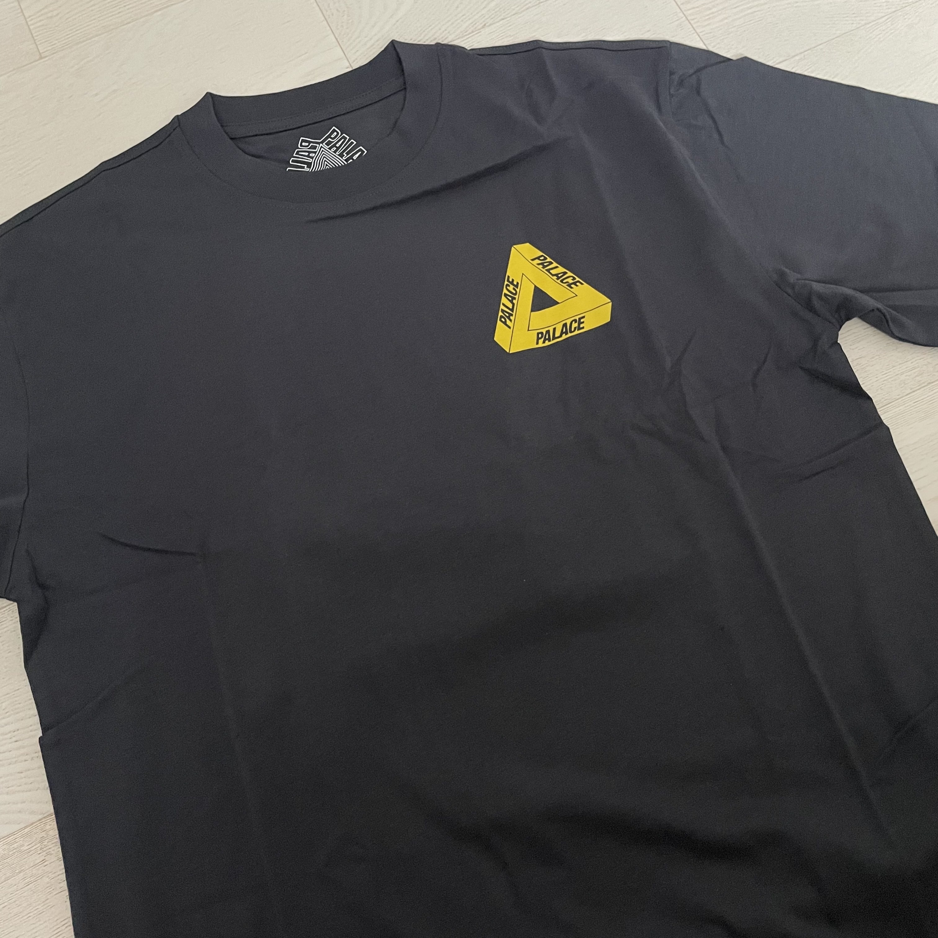 Palace Tri-Twister T-Shirt Navy - 23SS 착용 스타일 - 1