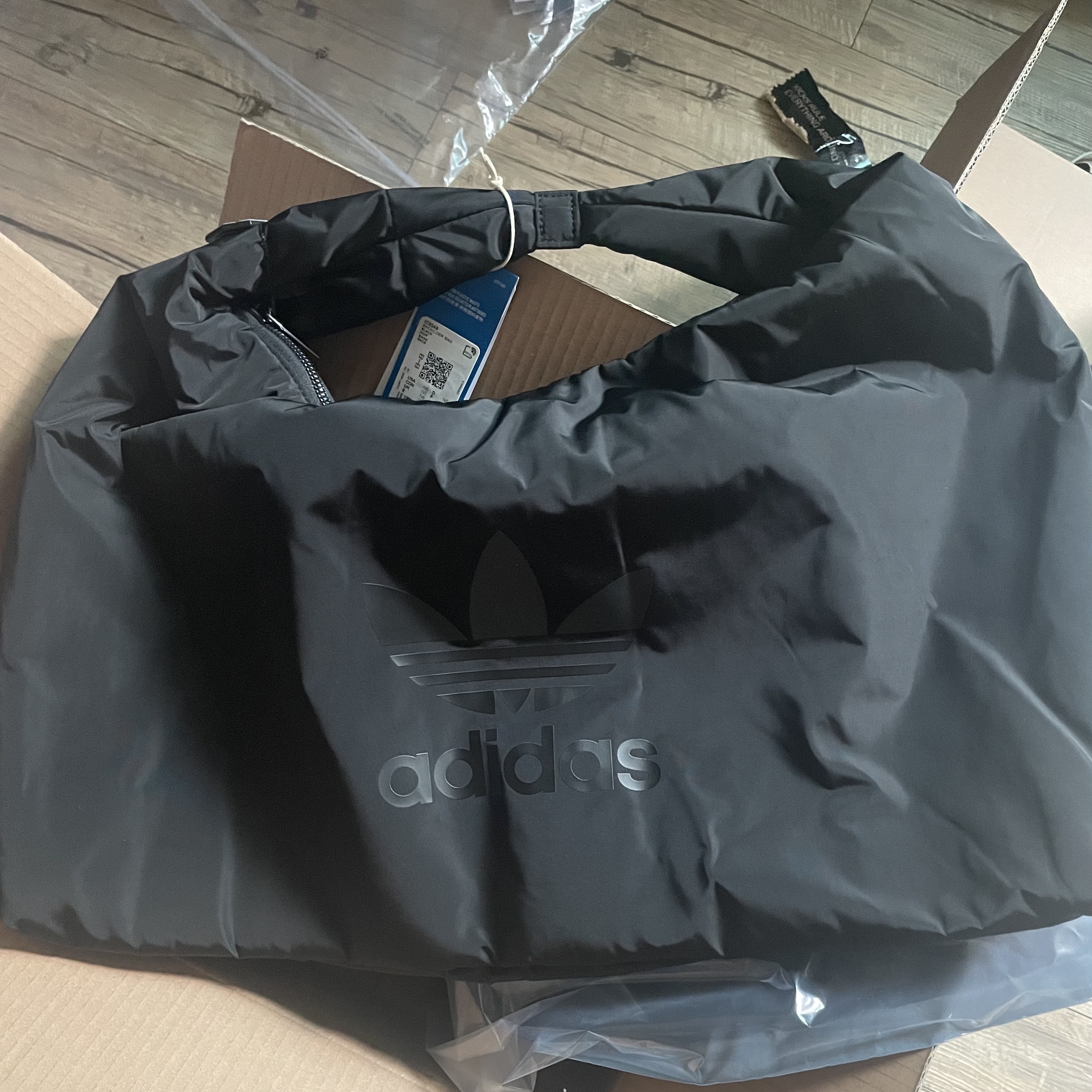 Adidas Always Original Shoulder Bag Black 착용 스타일