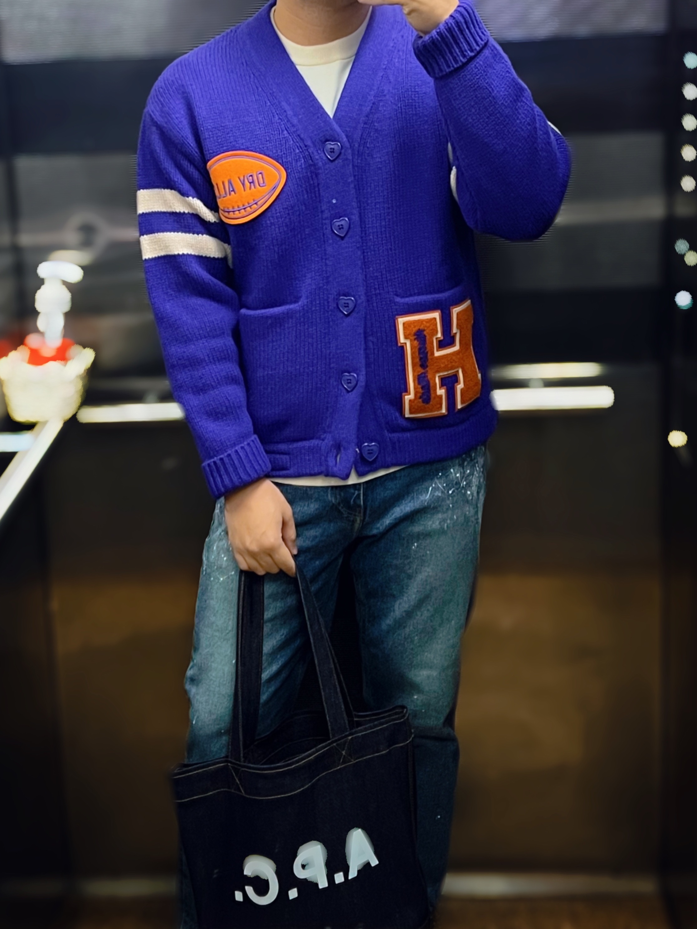Human Made Low Gauge Knit Cardigan Purple, A.P.C. Axelle Tote Bag Denim Dark Navy 착용 스타일 - 1