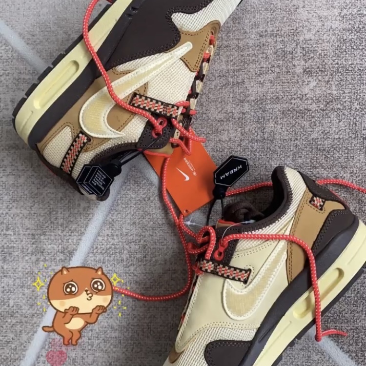 Nike x Travis Scott Air Max 1 Cact.us Brown 착용 스타일