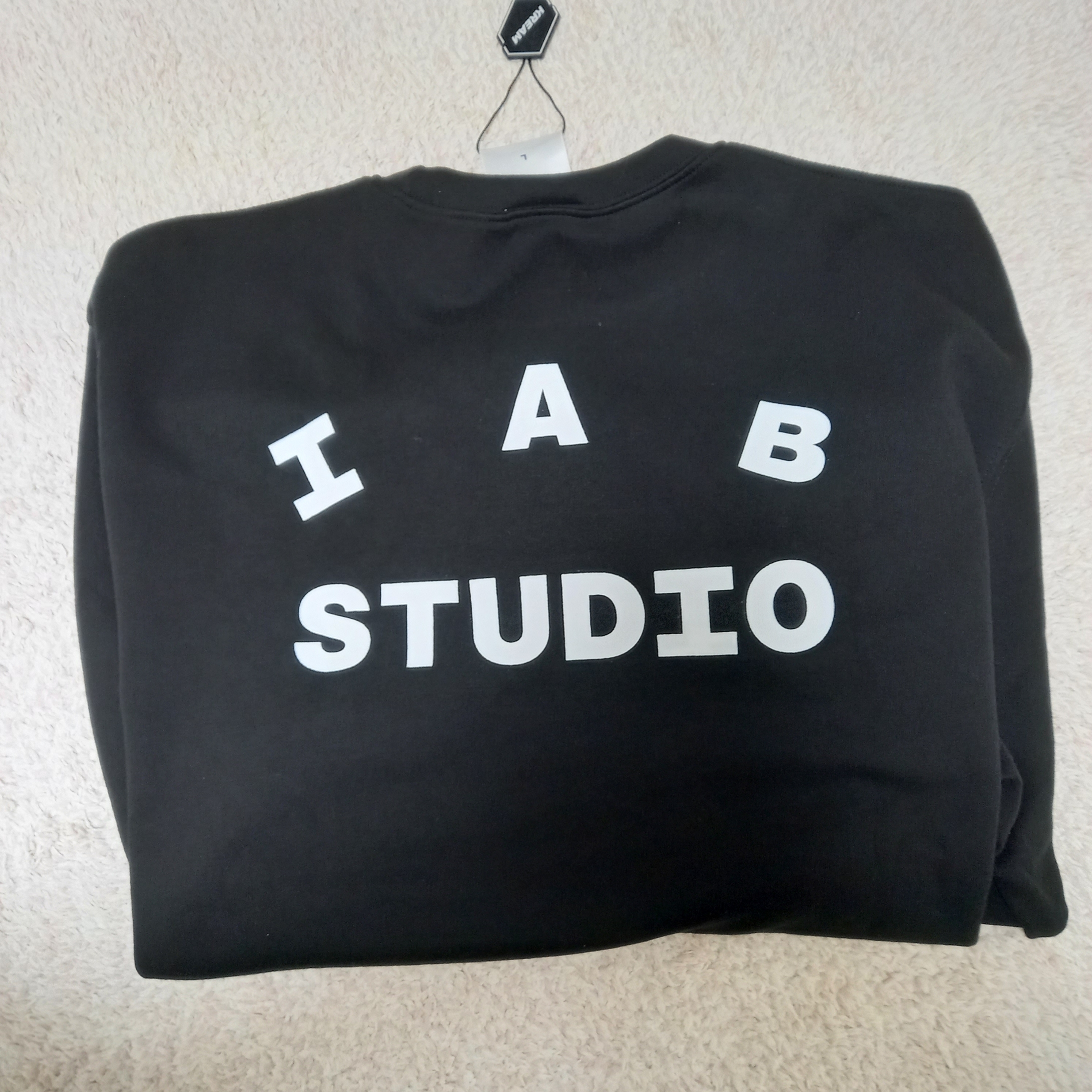 IAB Studio Long Sleeve Black - 23FW 착용 스타일 - 1
