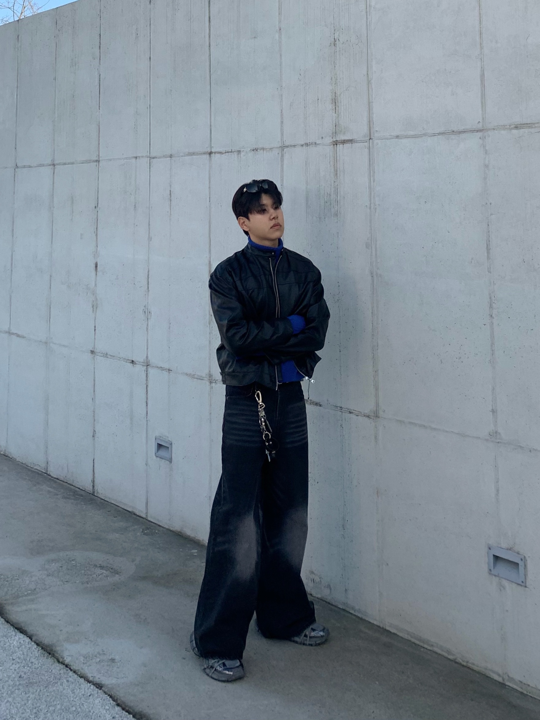 Balenciaga 3XL Sneakers Grey Black 착용 스타일 - 3