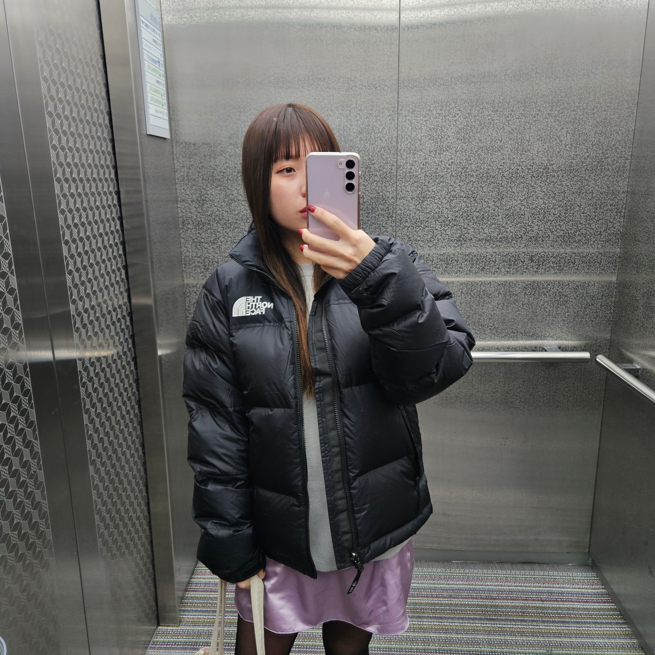 The North Face 1996 Retro Nuptse Jacket Black 착용 스타일 - 2