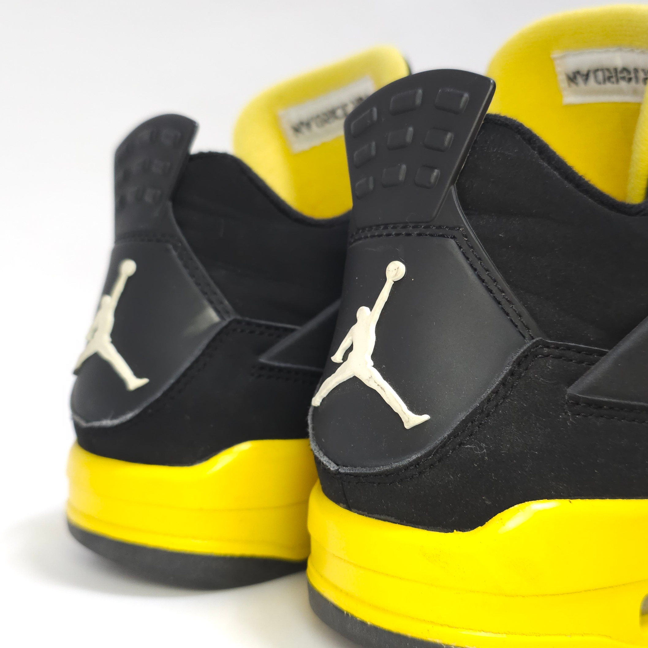 Jordan 4 Retro Thunder 2012 착용 스타일 - 4