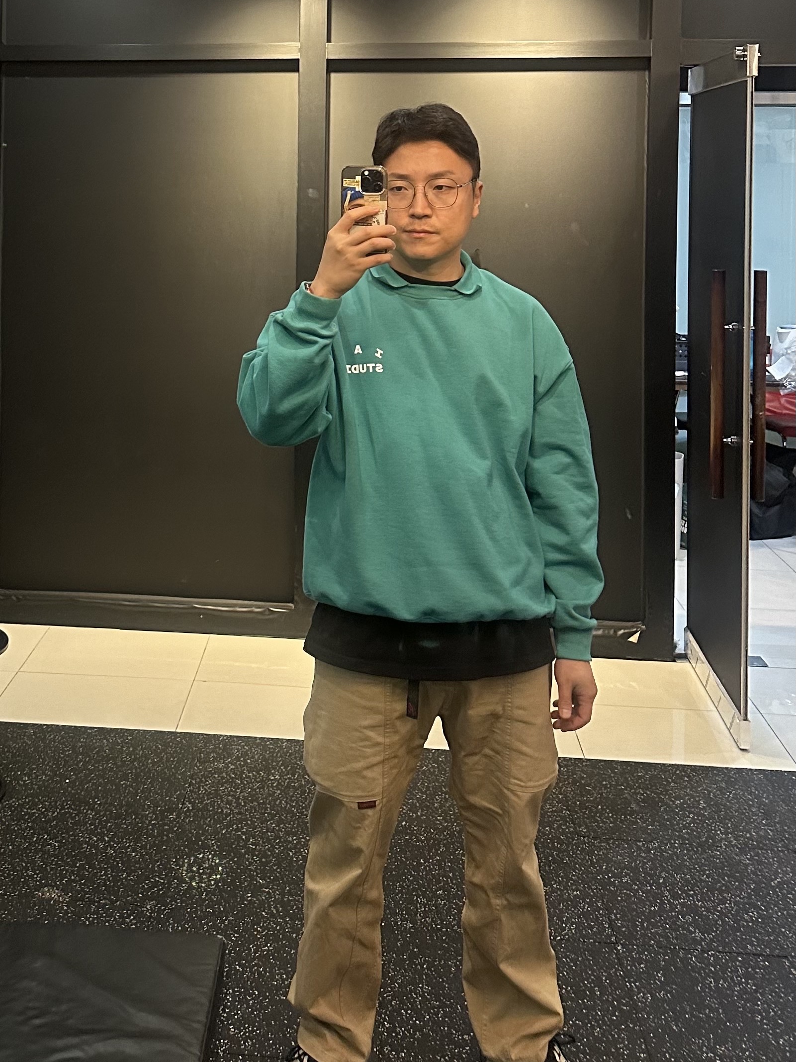 IAB Studio Rugby Sweatshirt Mint - The Hyundai Seoul Exclusive, New Balance ML610T Aluminum Black - D Standard 착용 스타일