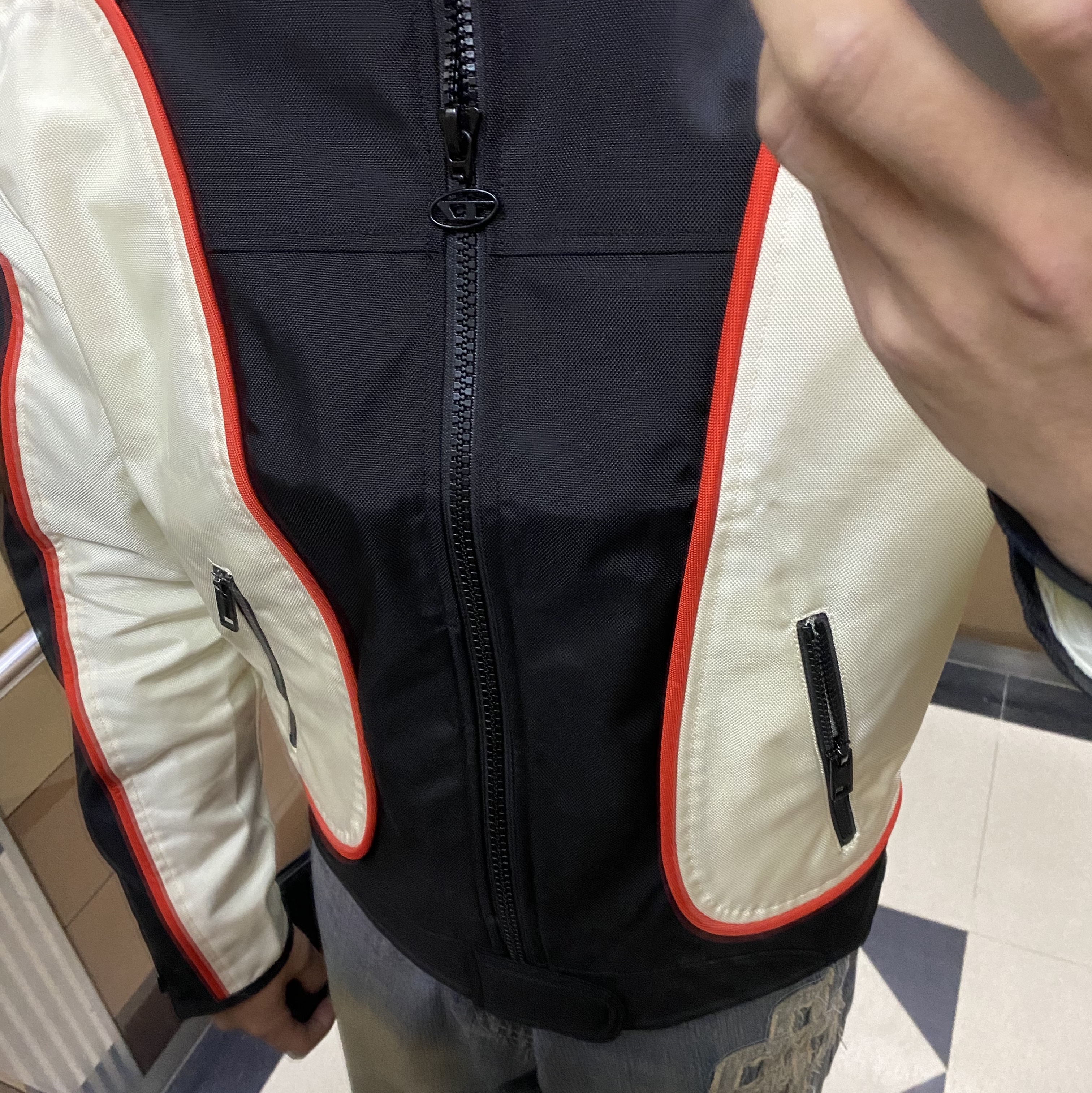 Diesel J-Blink Biker Jacket in Colour-Block Nylon Black White 착용 스타일 - 1