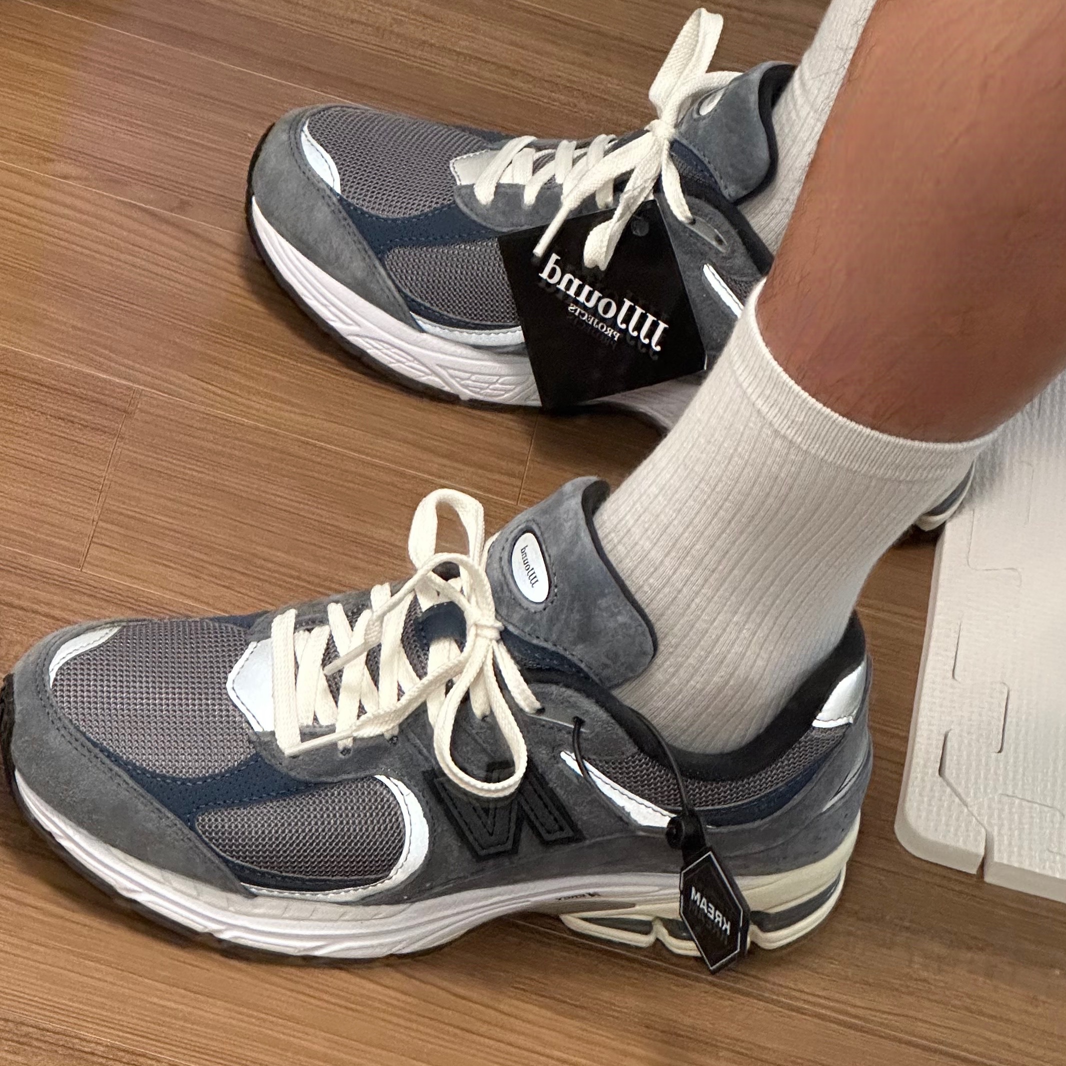 New Balance x JJJJound 2002R Storm Blue 착용 스타일