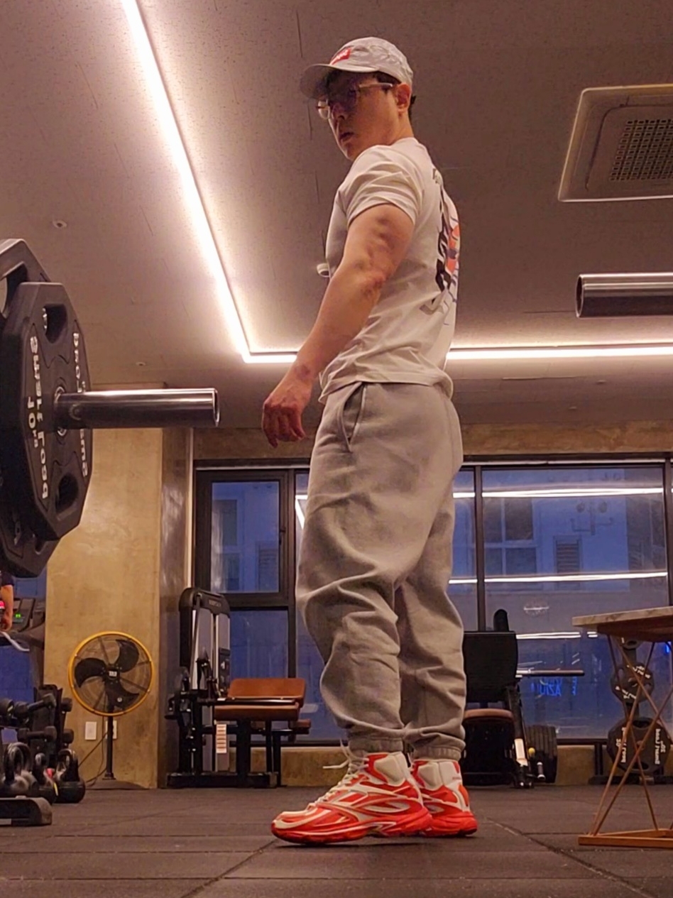 Reebok x Kanghyuk Premier Road Modern Mid White Red, Jordan x Zion Naruto T-Shirt White - Asia 착용 스타일 - 1