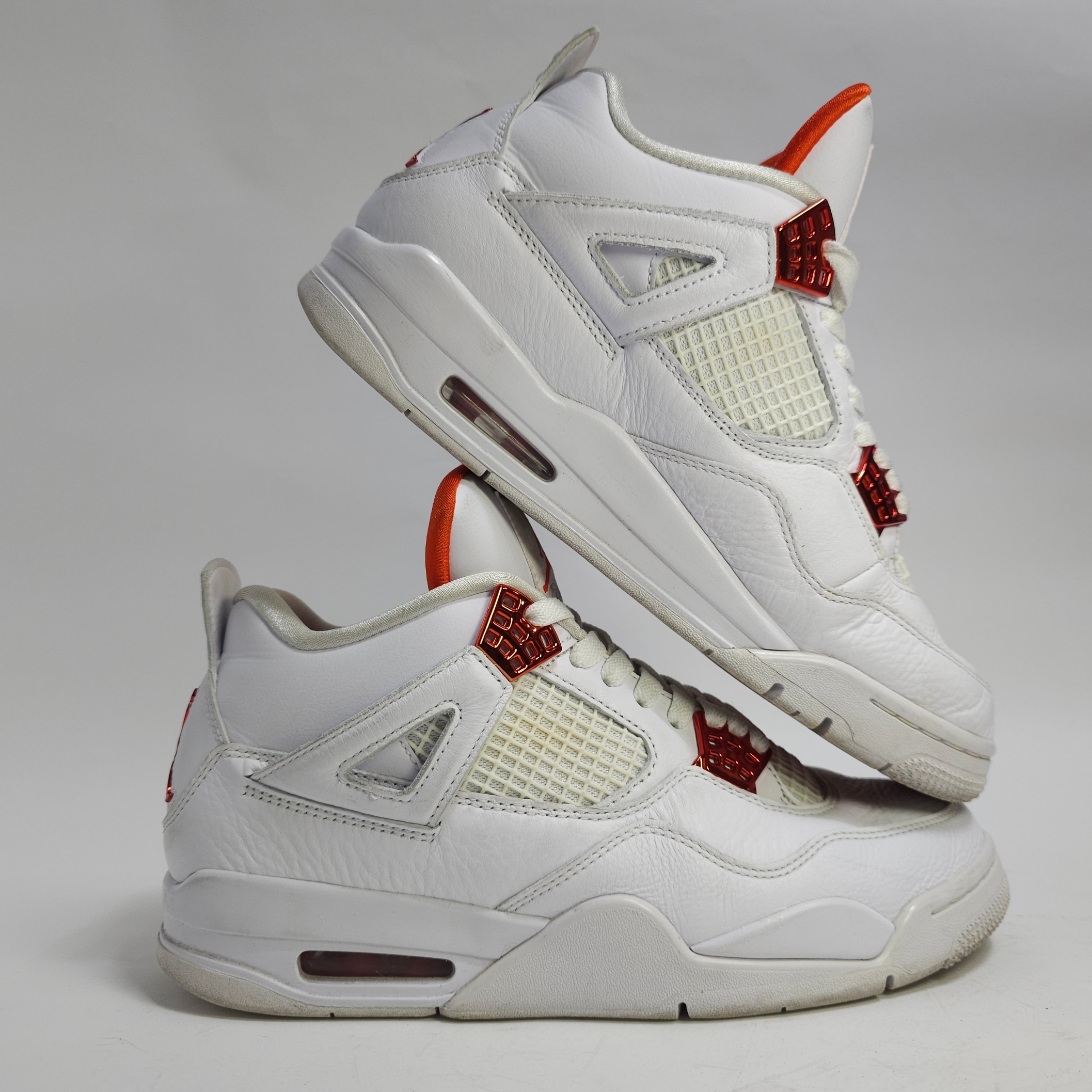 Jordan 4 Retro Orange Metallic 착용 스타일 - 4
