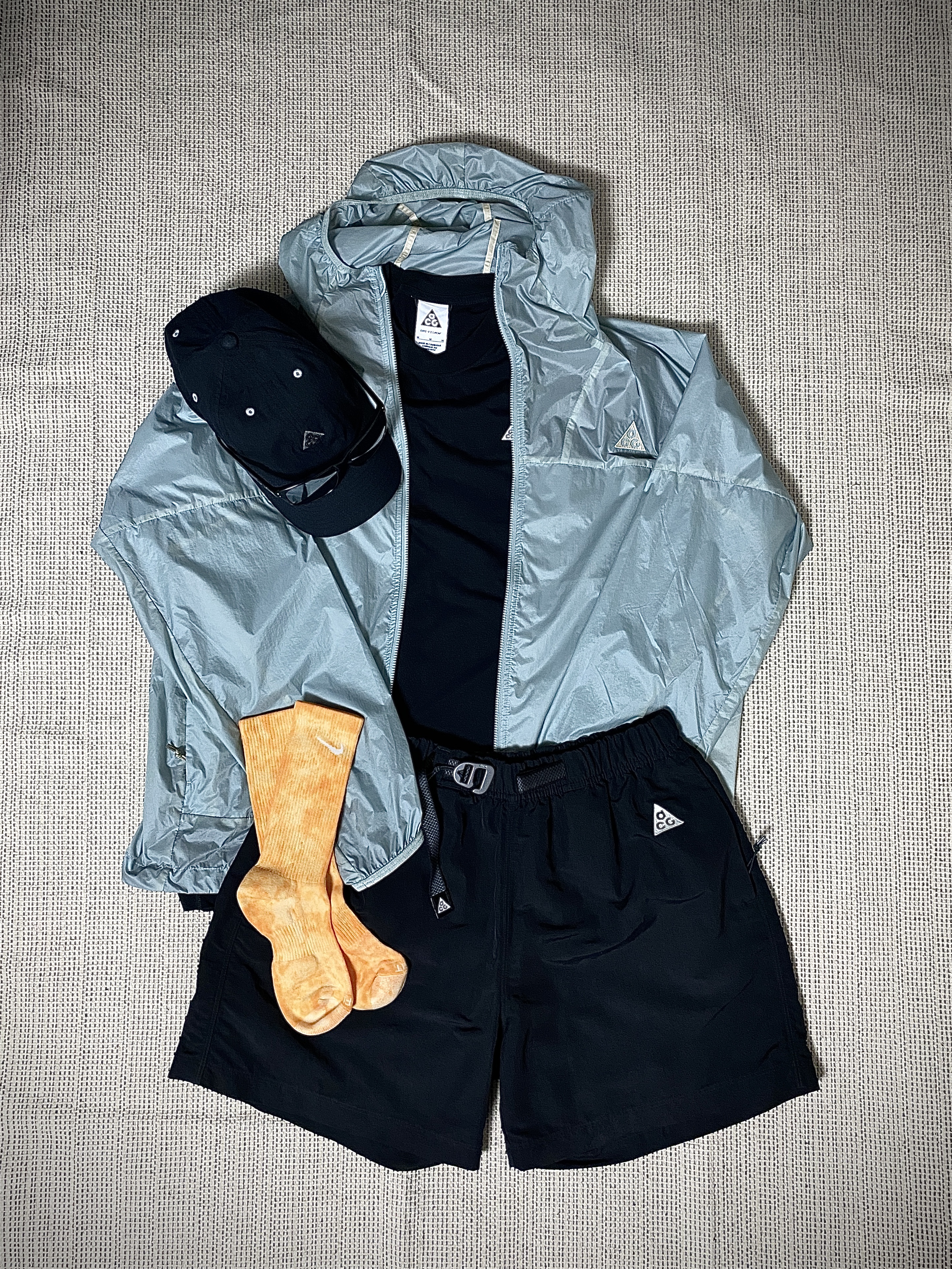 Nike ACG Cinder Cone Windproof Jacket Dusty Sage - Asia, Nike Dri-Fit ACG Goat Rocks Long Sleeve T-Shirt Black - US/EU 착용 스타일 - 4