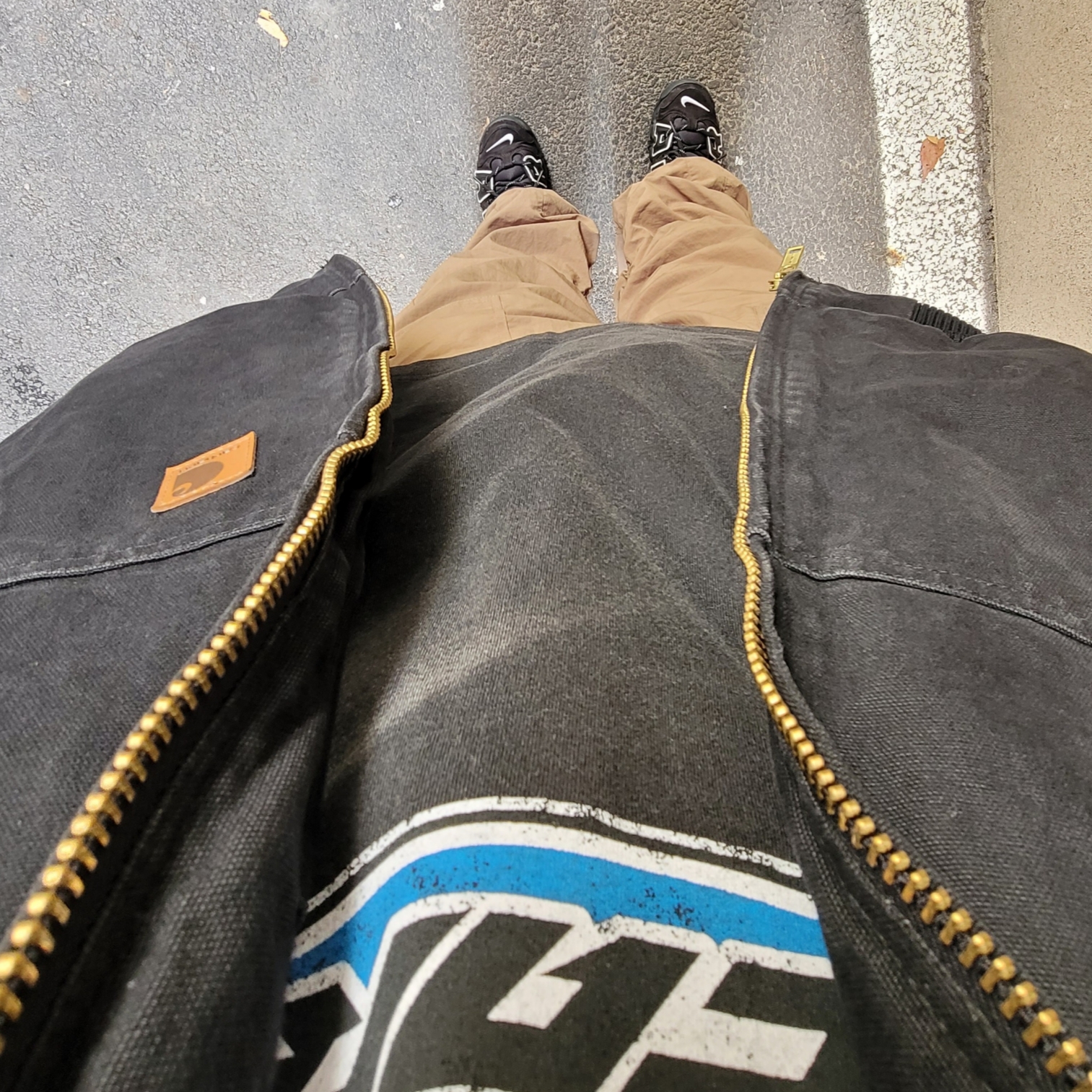Farfromwhat Far Washed Logo T-Shirt Black, Nike x Ambush Air More Uptempo Low Black and White 착용 스타일