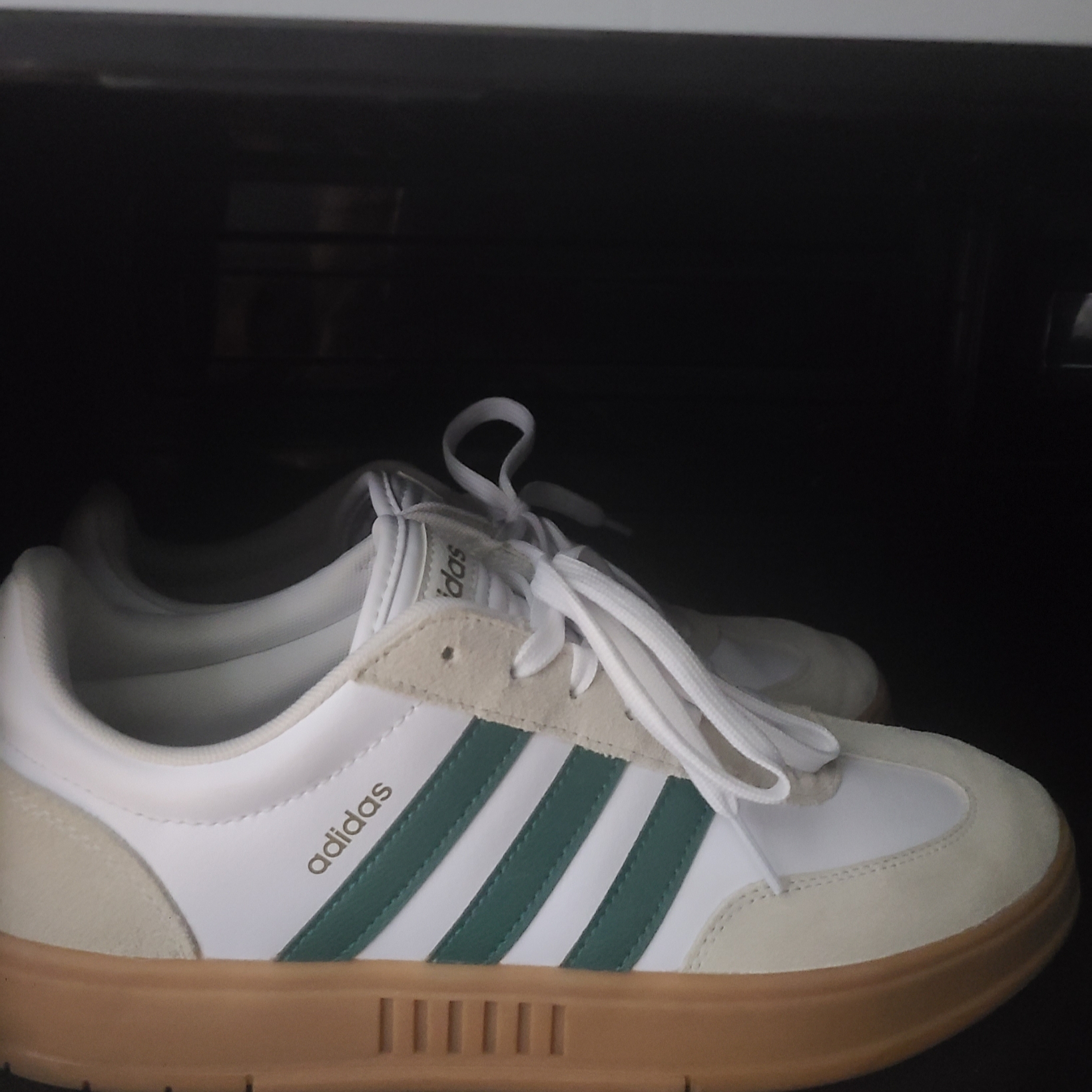 Adidas Gradas Collegiate Green 착용 스타일