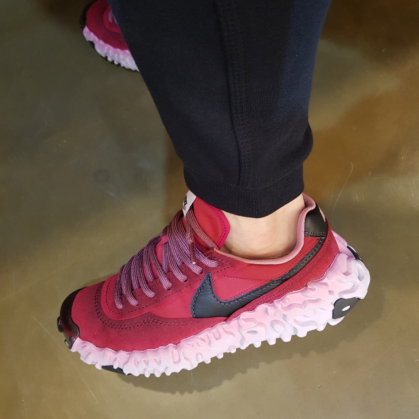 Nike Overbreak SP Bright Crimson 착용 스타일